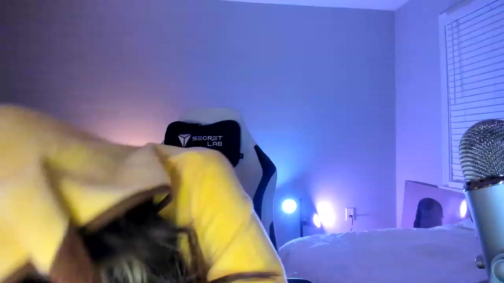 Gallery image thumbnail from daisyy_'s myfreecams stream on, 05/27/2023, 08:23 image 18 of 20