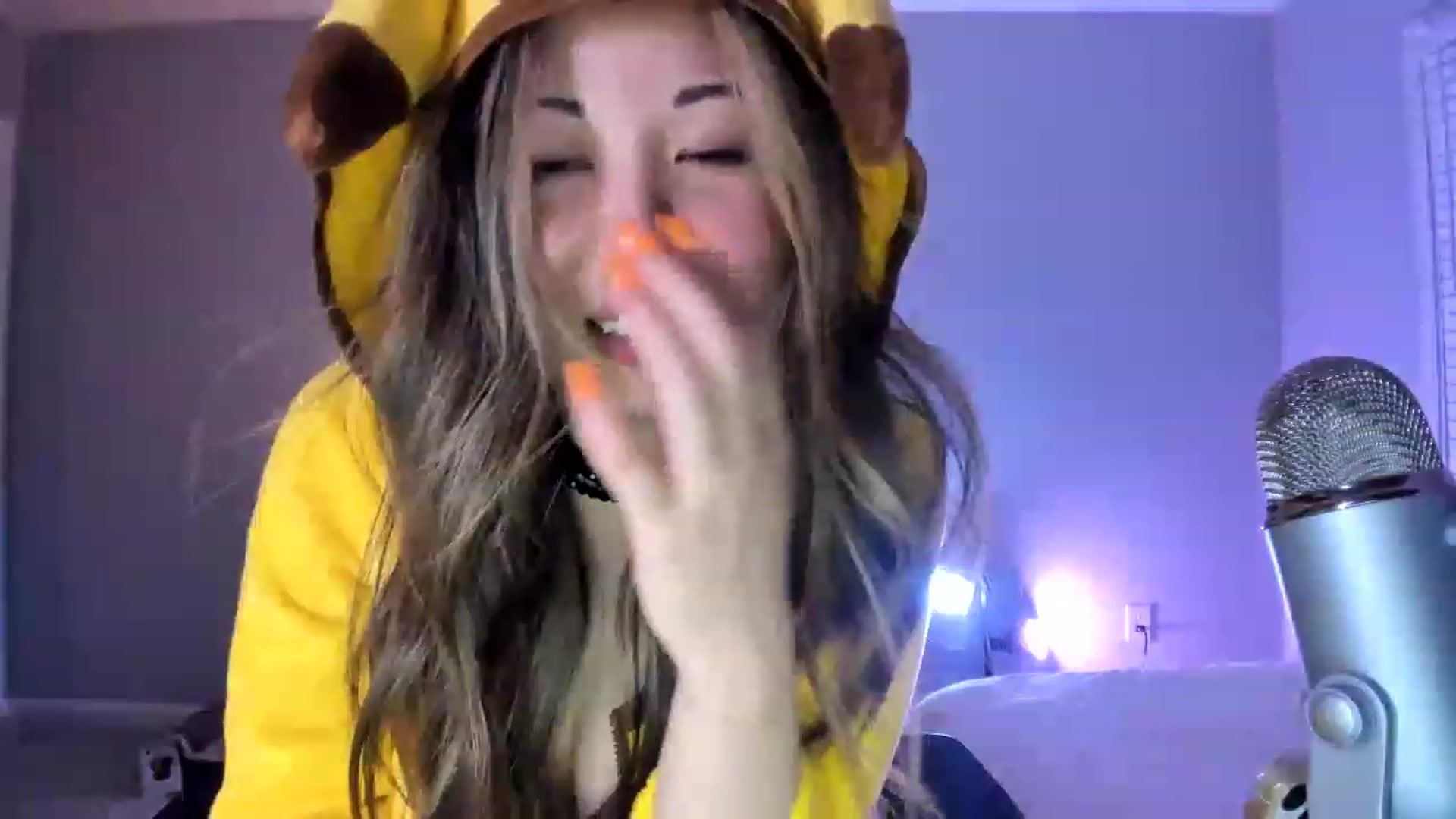 Gallery image thumbnail from daisyy_'s myfreecams stream on, 05/27/2023, 08:23 image 20 of 20