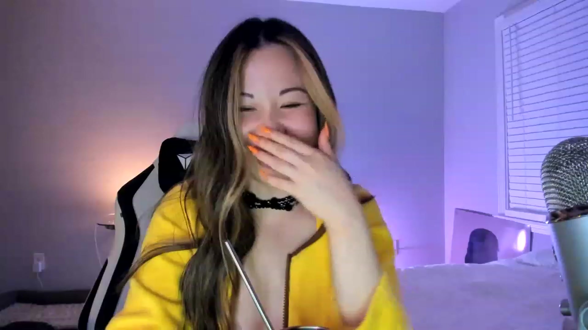Gallery image thumbnail from daisyy_'s myfreecams stream on, 05/27/2023, 08:23 image 5 of 20