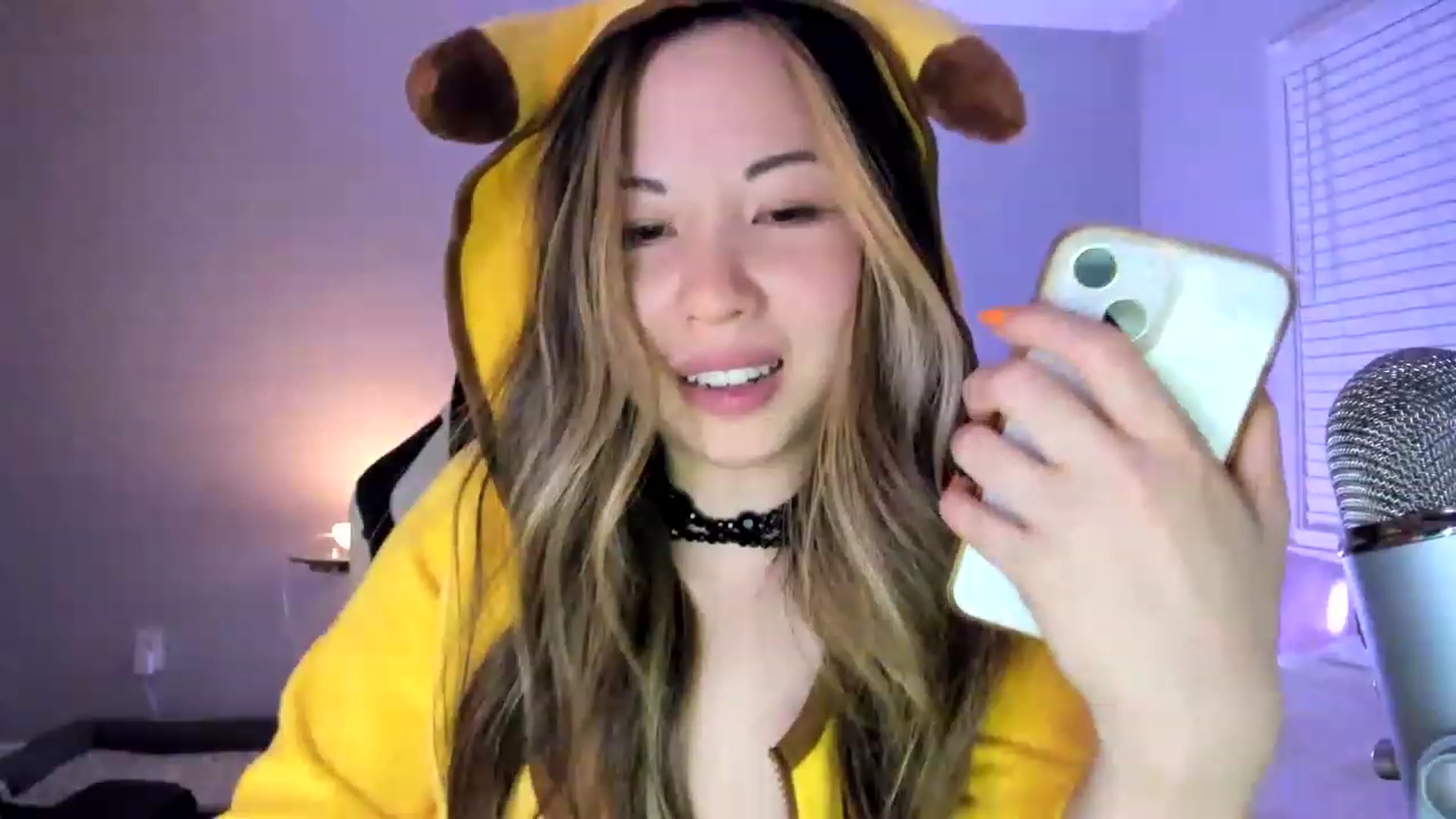 Gallery image thumbnail from daisyy_'s myfreecams stream on, 05/27/2023, 08:23 image 10 of 20