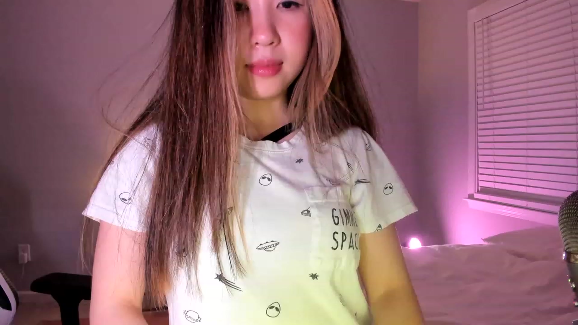 Gallery image thumbnail from daisyy_'s myfreecams stream on, 06/18/2023, 07:17 image 5 of 20