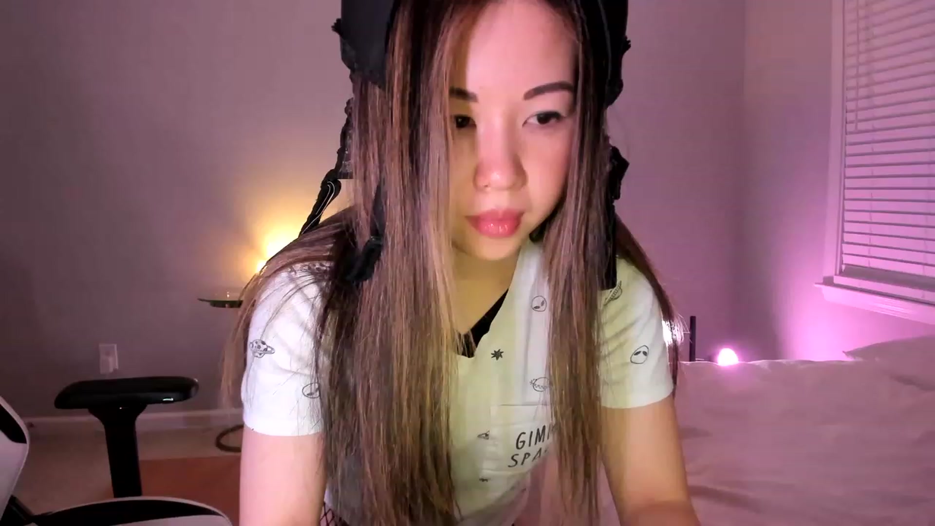 Gallery image thumbnail from daisyy_'s myfreecams stream on, 06/18/2023, 07:17 image 4 of 20