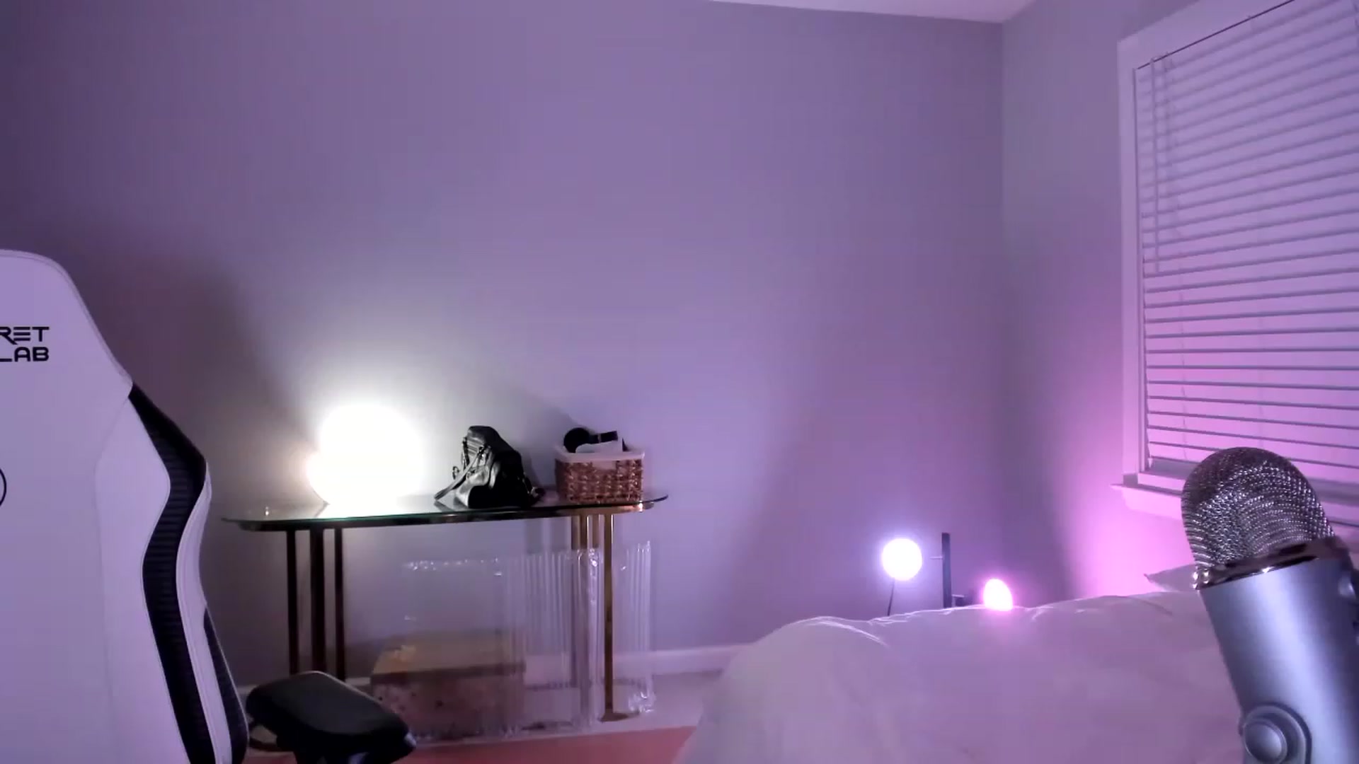 Gallery image thumbnail from daisyy_'s myfreecams stream on, 06/20/2023, 04:02 image 3 of 20