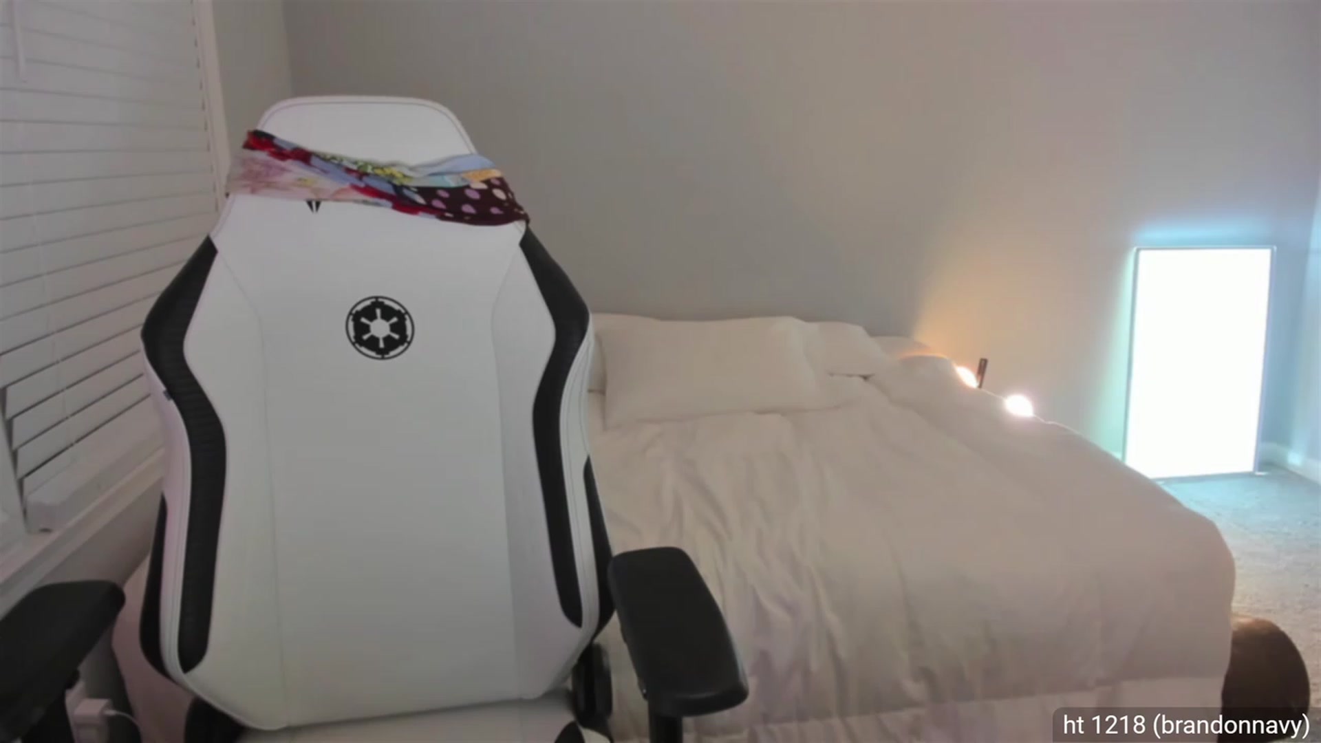 Gallery image thumbnail from daisyy_'s myfreecams stream on, 08/06/2023, 06:47 image 8 of 20
