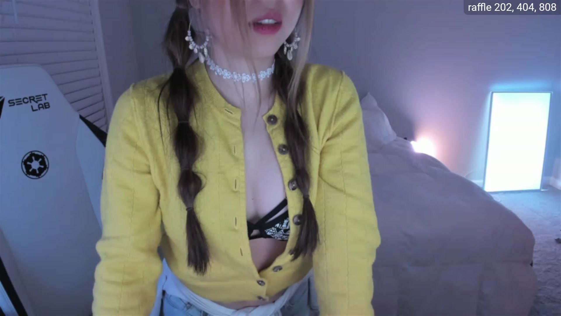 Gallery image thumbnail from daisyy_'s myfreecams stream on, 08/15/2023, 03:38 image 11 of 20