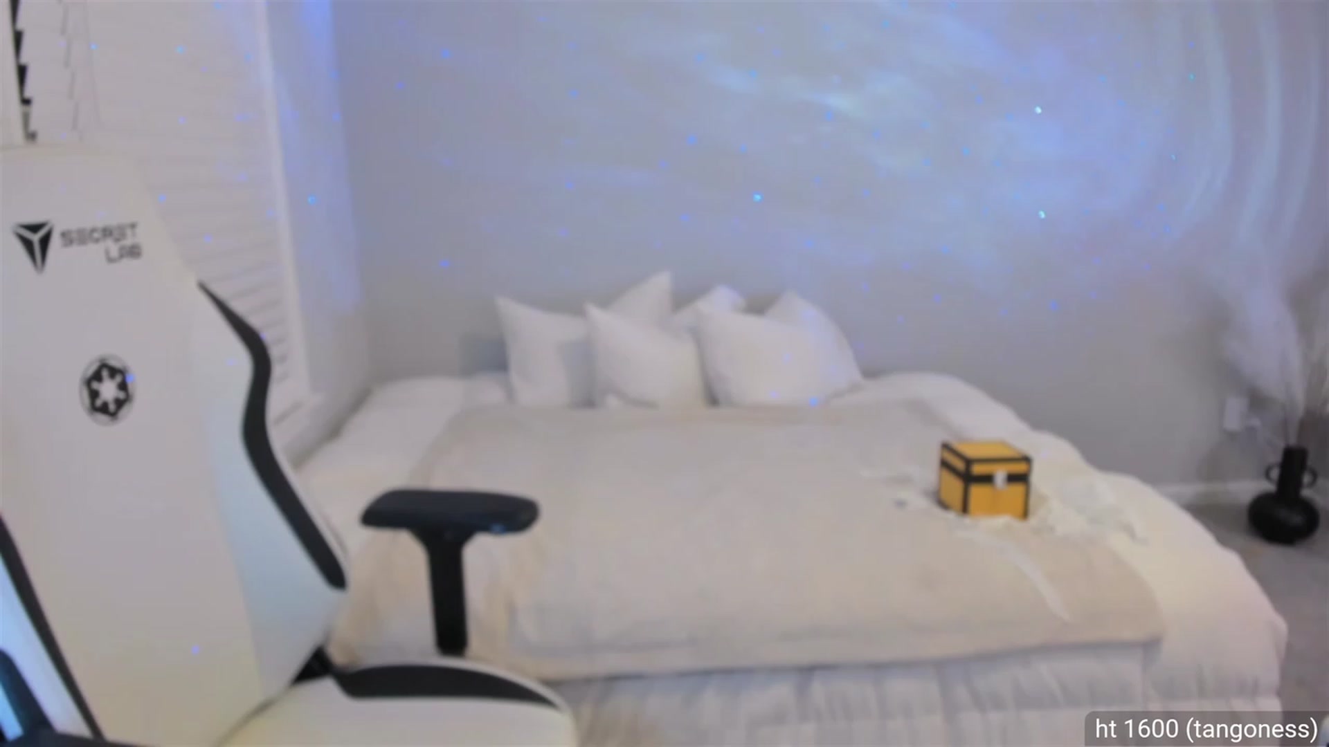 Gallery image thumbnail from daisyy_'s myfreecams stream on, 08/18/2023, 03:18 image 10 of 20