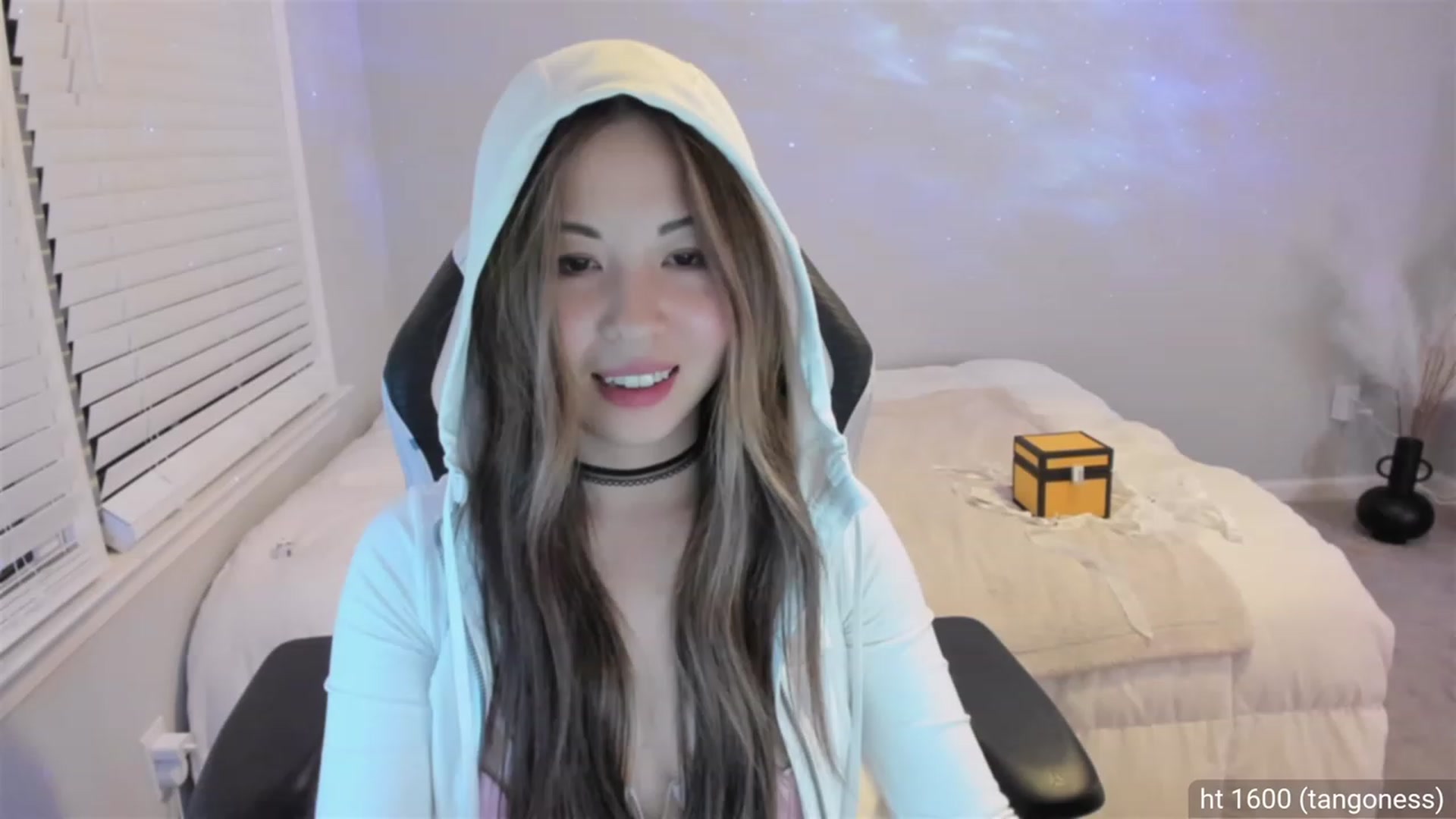 Gallery image thumbnail from daisyy_'s myfreecams stream on, 08/18/2023, 05:35 image 8 of 20