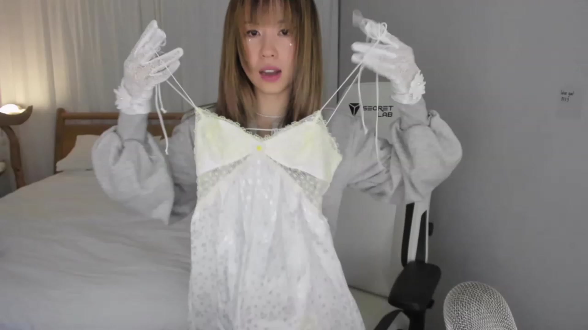 Gallery image thumbnail from daisyy_'s myfreecams stream on, 12/16/2023, 07:51 image 15 of 20