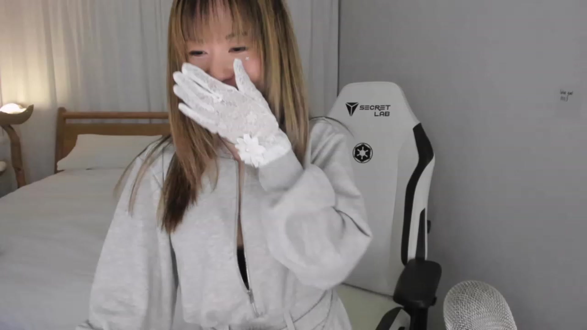 Gallery image thumbnail from daisyy_'s myfreecams stream on, 12/16/2023, 07:51 image 13 of 20