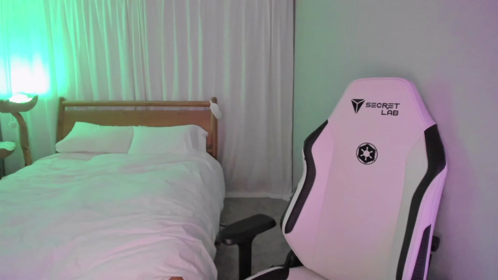 Gallery image thumbnail from daisyy_'s myfreecams stream on, 12/17/2023, 05:11 image 8 of 20