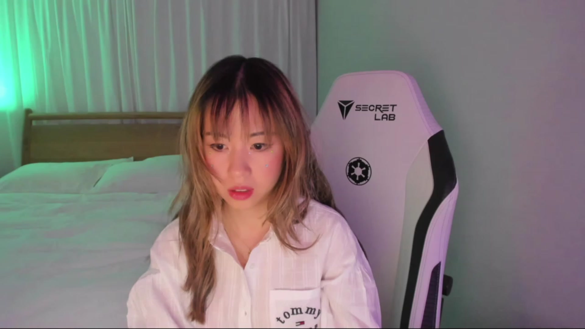 Gallery image thumbnail from daisyy_'s myfreecams stream on, 12/17/2023, 07:02 image 13 of 20