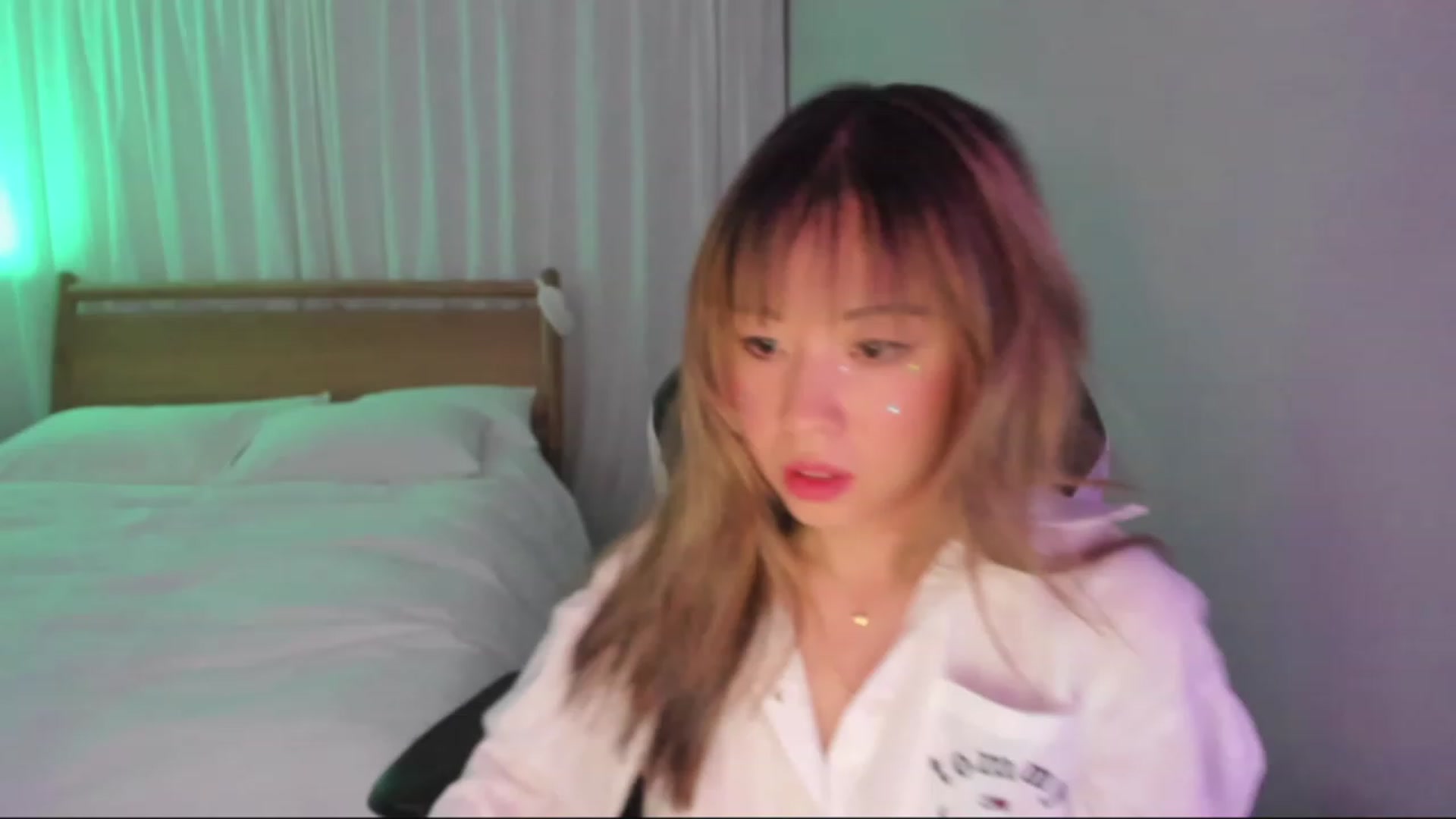 Gallery image thumbnail from daisyy_'s myfreecams stream on, 12/17/2023, 07:47 image 9 of 20