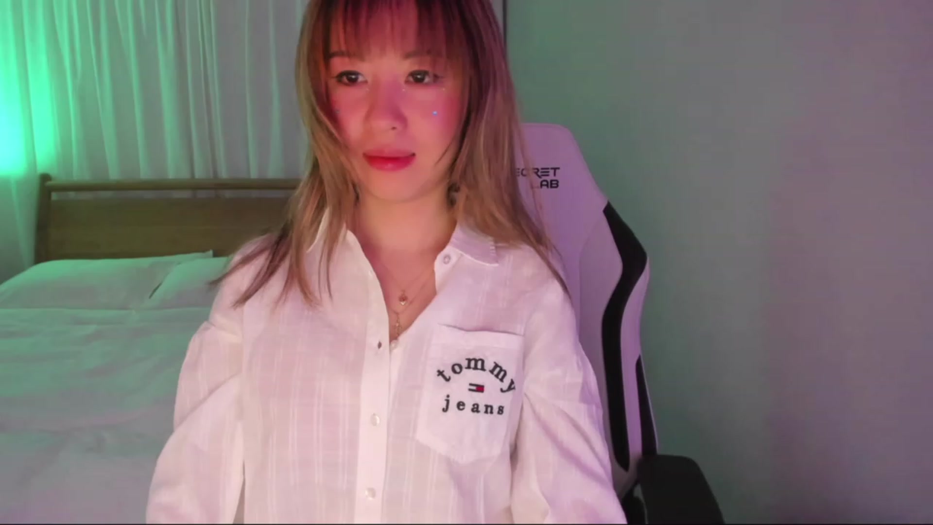 Gallery image thumbnail from daisyy_'s myfreecams stream on, 12/17/2023, 08:54 image 19 of 20