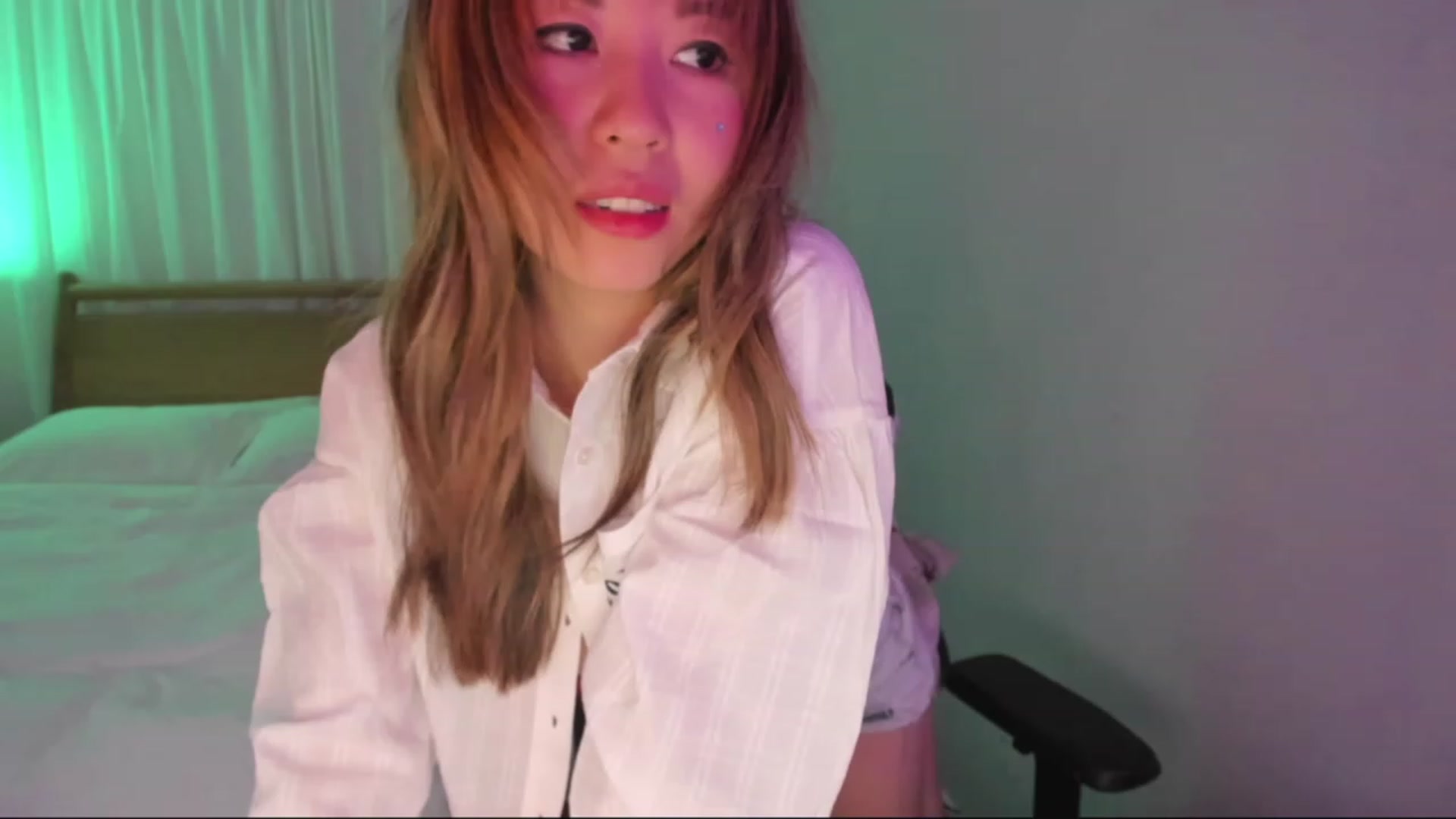 Gallery image thumbnail from daisyy_'s myfreecams stream on, 12/17/2023, 09:14 image 17 of 20