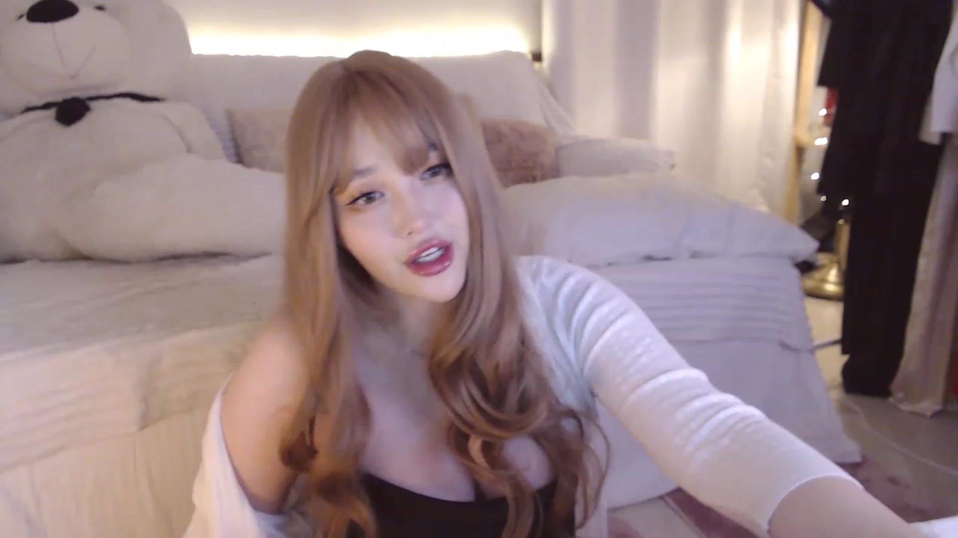 Gallery image thumbnail from daisyyum's myfreecams stream on, 02/18/2023, 09:15 image 15 of 20