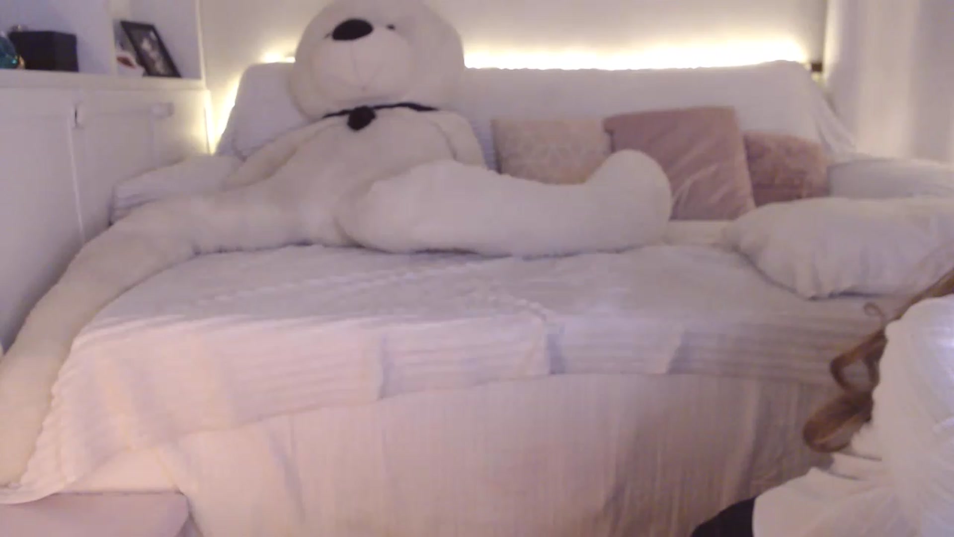 Gallery image thumbnail from daisyyum's myfreecams stream on, 02/18/2023, 09:15 image 10 of 20