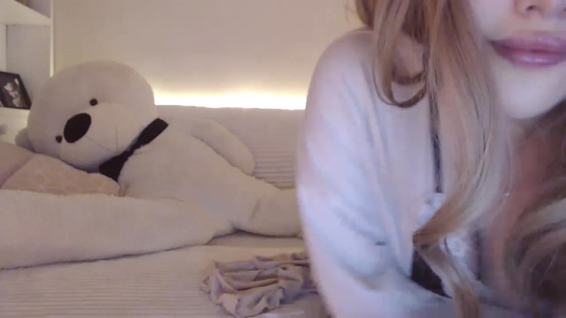 Gallery image thumbnail from daisyyum's myfreecams stream on, 02/18/2023, 12:17 image 16 of 20