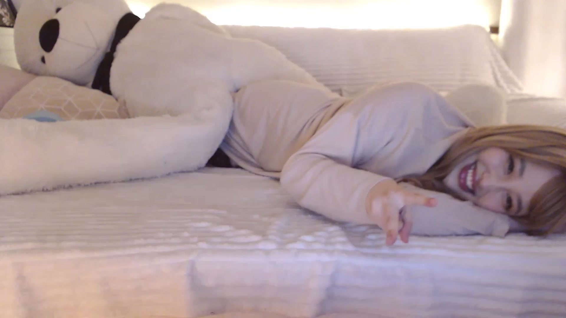 Gallery image thumbnail from daisyyum's myfreecams stream on, 02/18/2023, 12:17 image 11 of 20