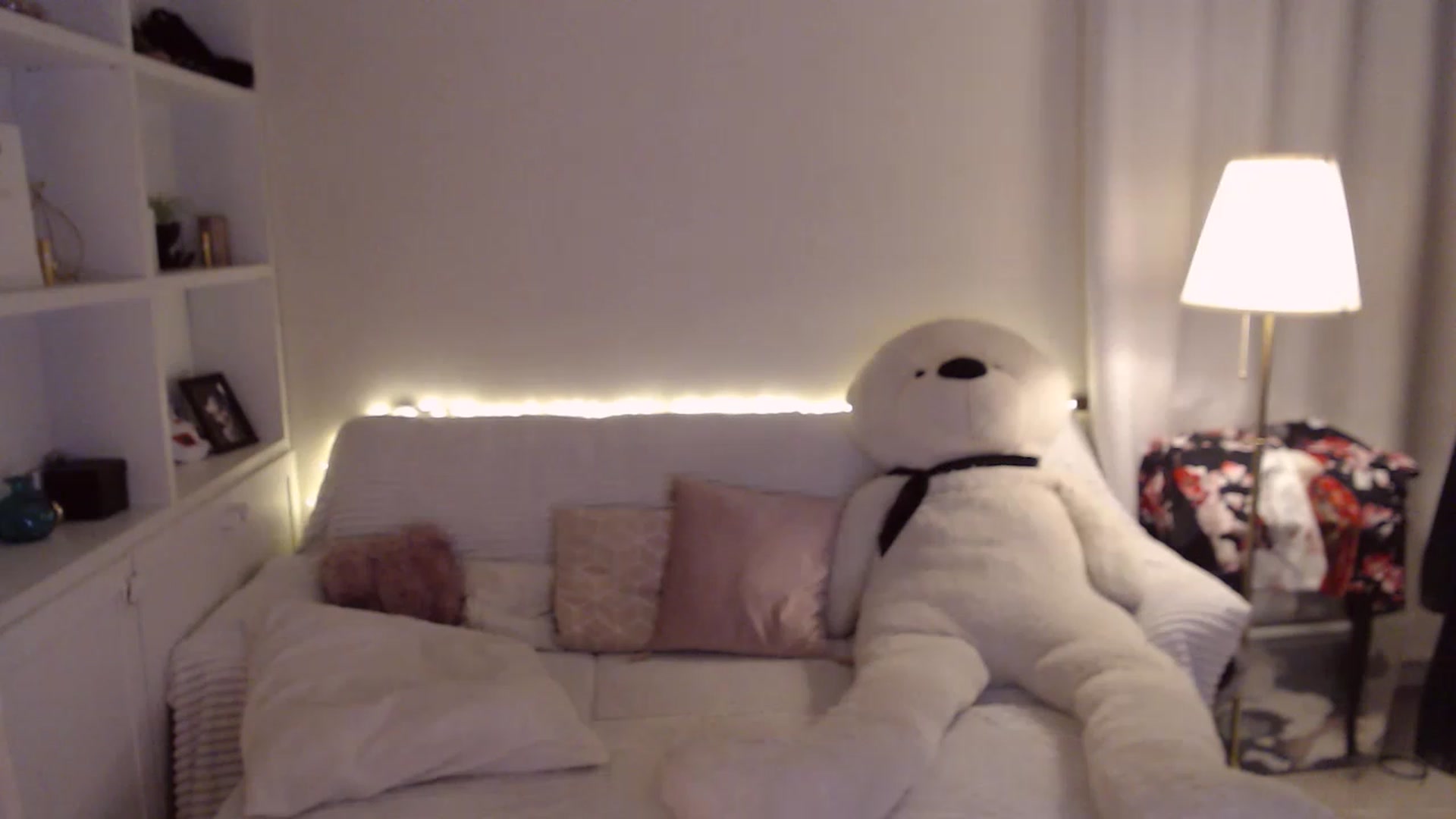 Gallery image thumbnail from daisyyum's myfreecams stream on, 03/05/2023, 12:40 image 1 of 20