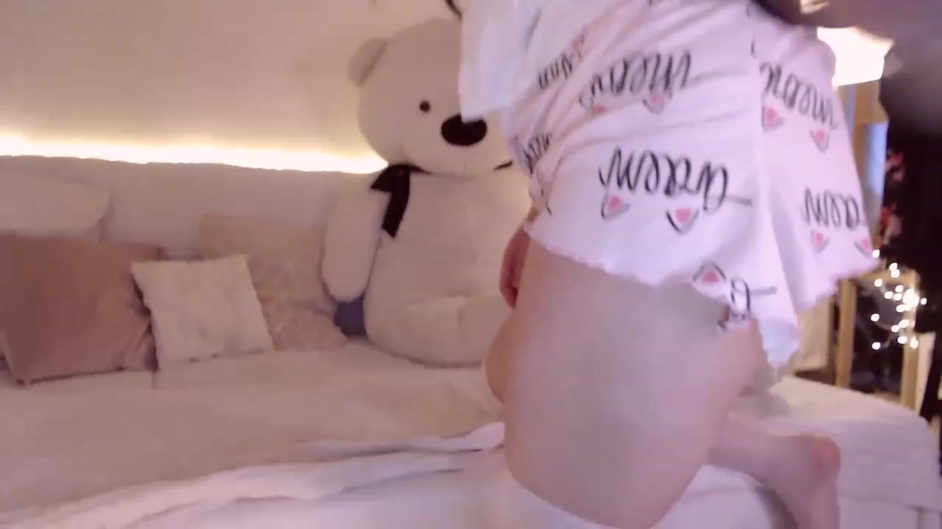 Gallery image thumbnail from daisyyum's myfreecams stream on, 04/02/2023, 07:24 image 14 of 20