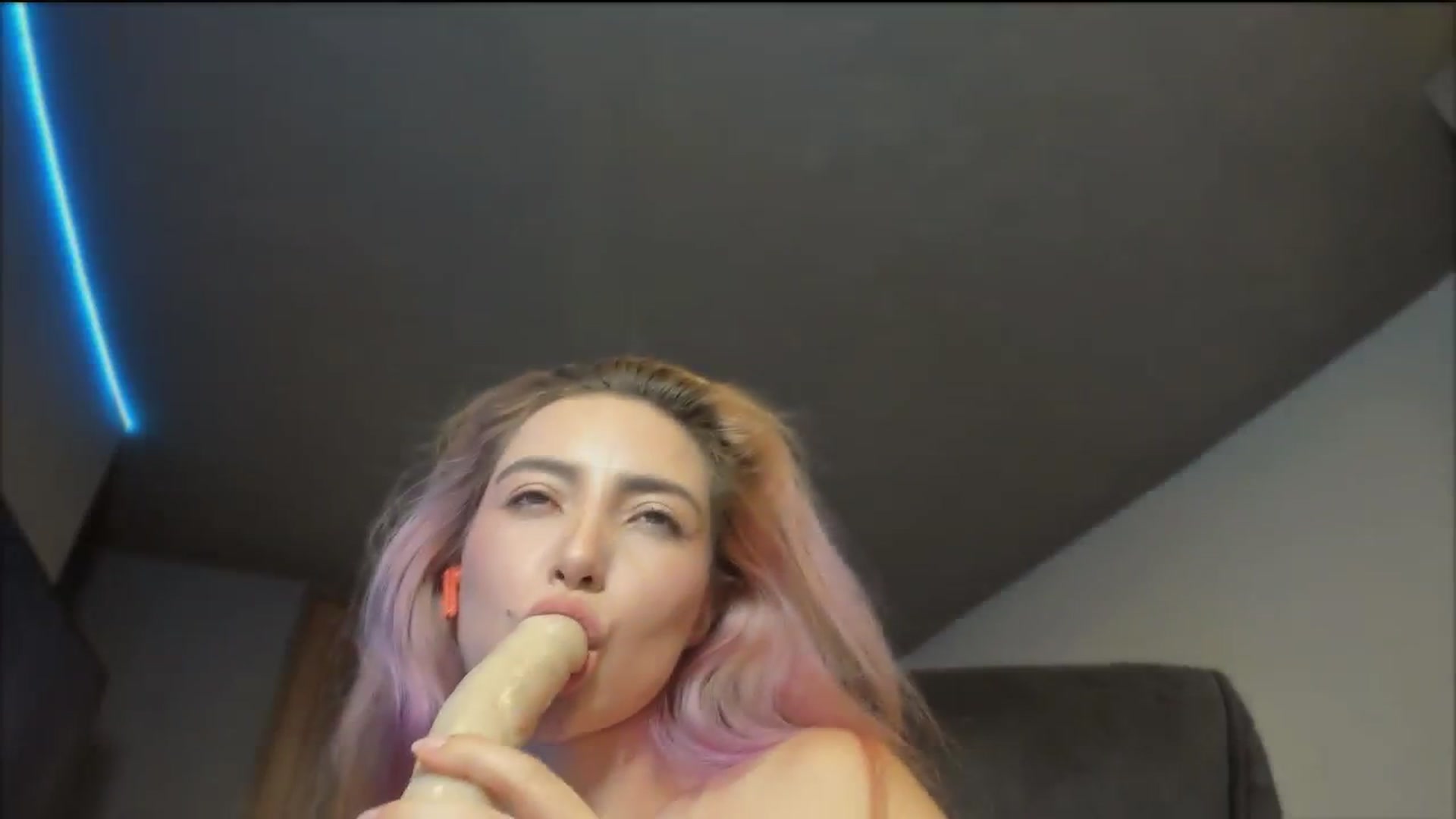 Gallery image thumbnail from daniliciouss's myfreecams stream on, 02/24/2025, 16:34 image 10 of 20