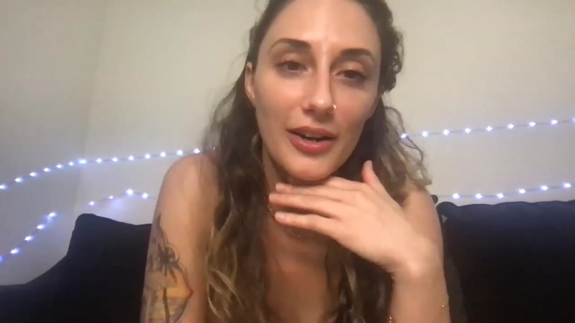 Gallery image thumbnail from daniluv_'s myfreecams stream on, 11/24/2022, 05:52 image 15 of 20