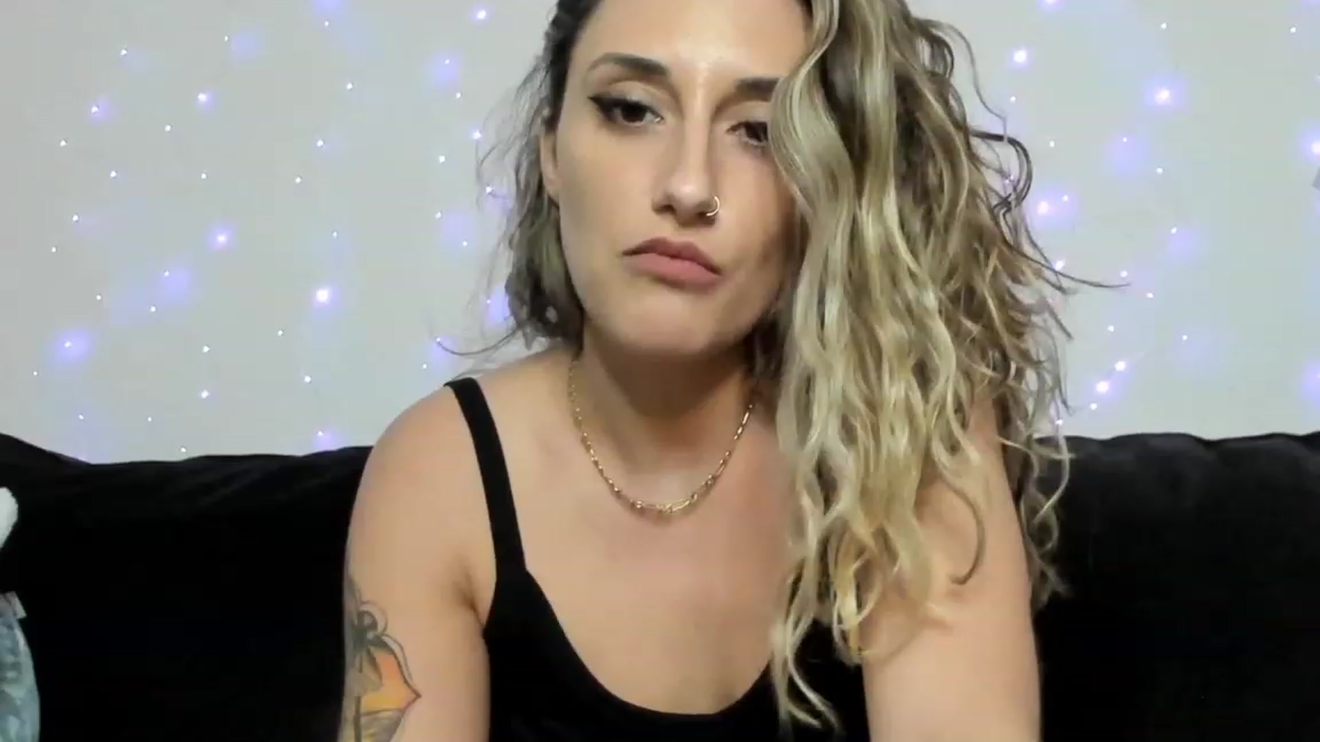 Gallery image thumbnail from daniluv_'s myfreecams stream on, 12/04/2022, 01:38 image 14 of 20