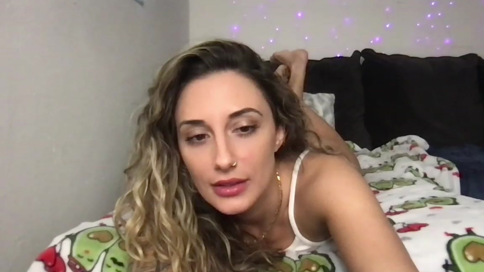 Gallery image thumbnail from daniluv_'s myfreecams stream on, 12/06/2022, 18:19 image 17 of 20