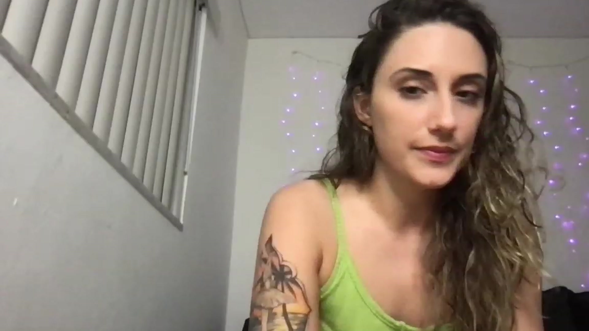 Gallery image thumbnail from daniluv_'s myfreecams stream on, 12/08/2022, 05:16 image 8 of 20