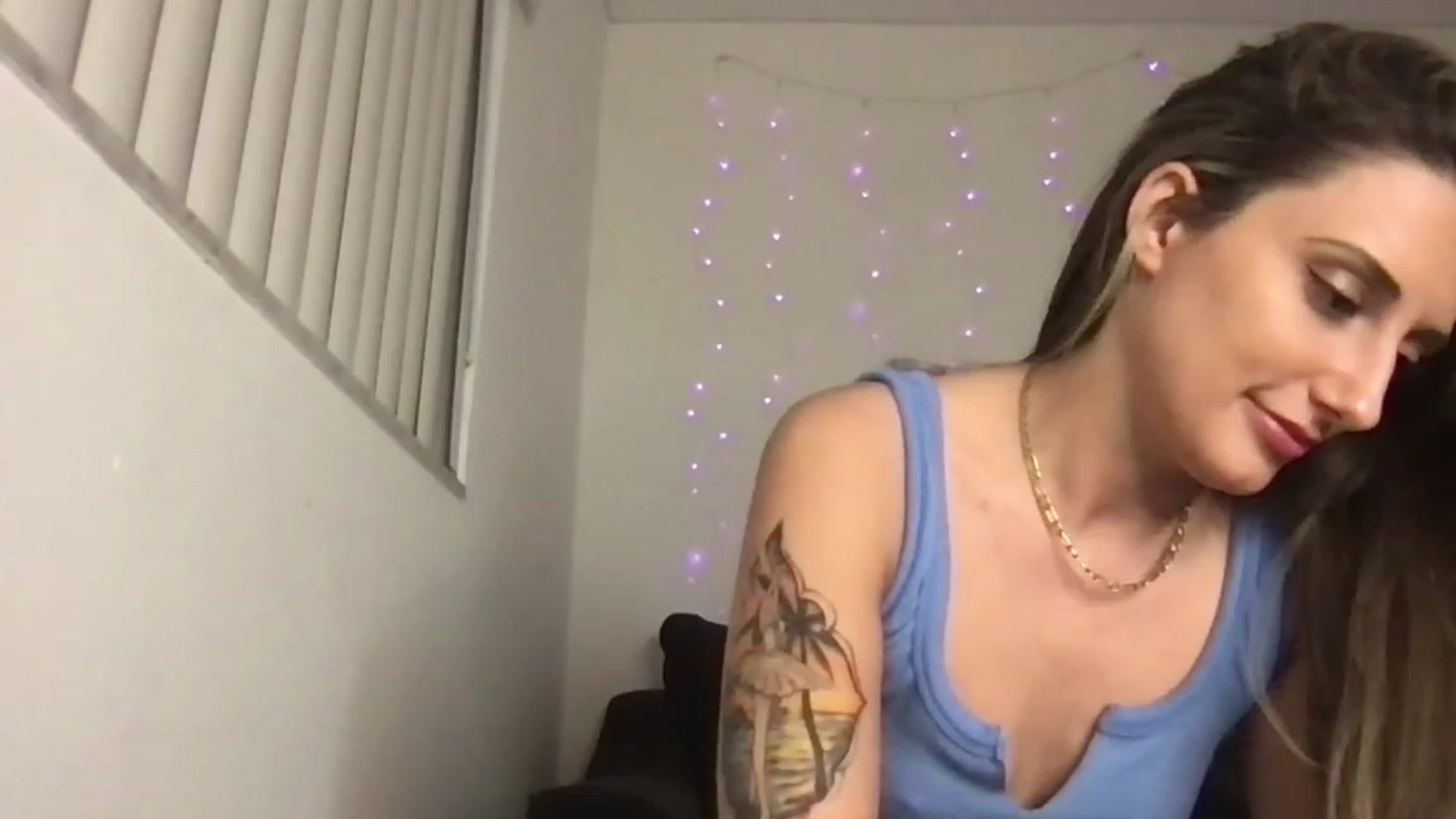 Gallery image thumbnail from daniluv_'s myfreecams stream on, 12/09/2022, 03:05 image 20 of 20