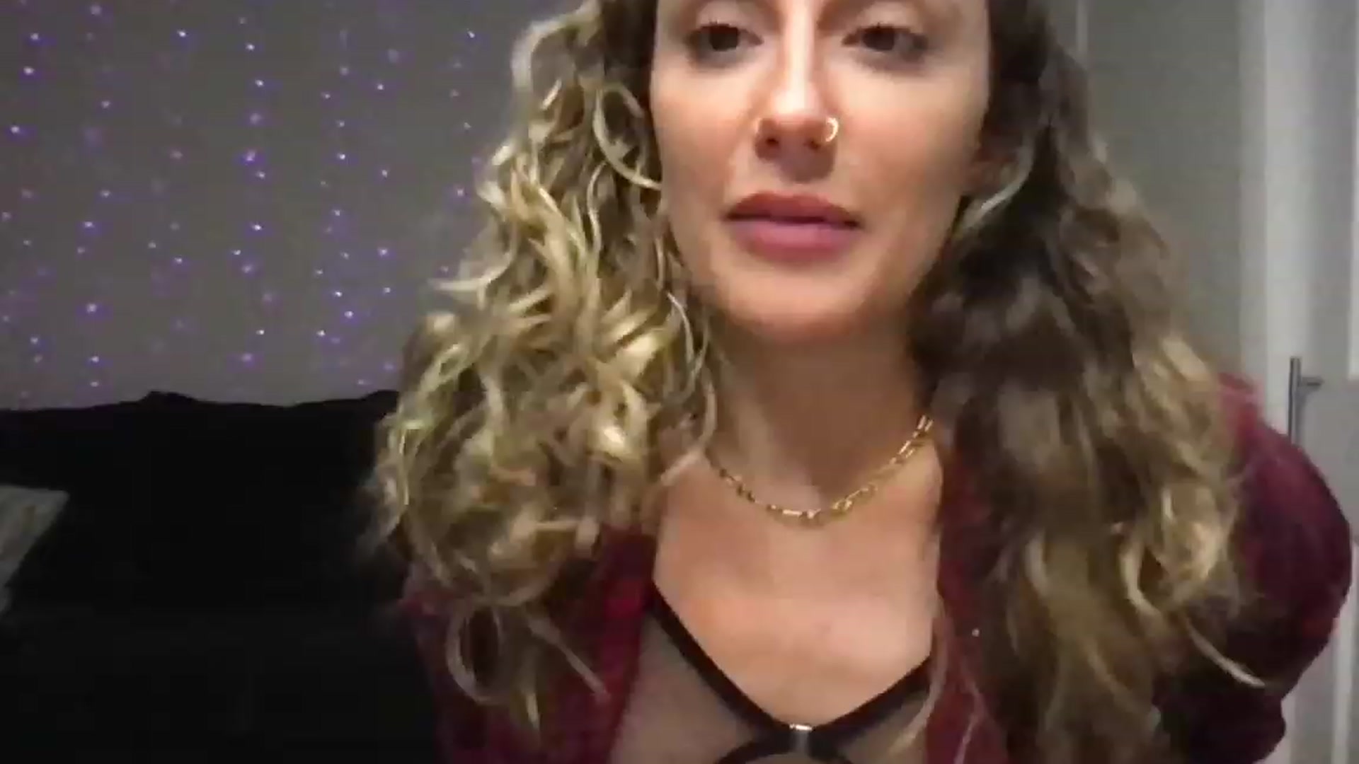 Gallery image thumbnail from daniluv_'s myfreecams stream on, 12/12/2022, 03:31 image 1 of 20