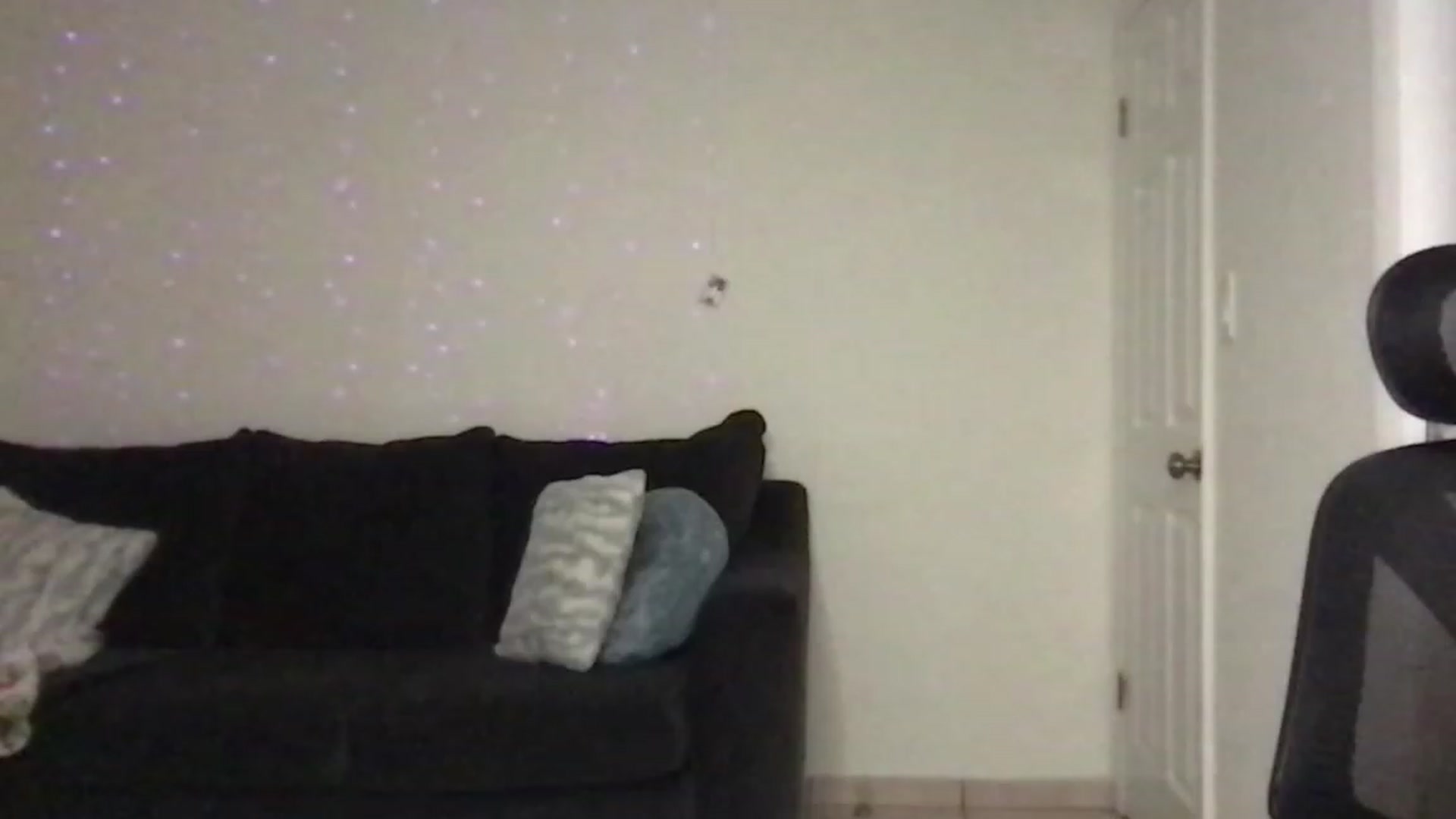 Gallery image thumbnail from daniluv_'s myfreecams stream on, 12/12/2022, 04:08 image 18 of 20