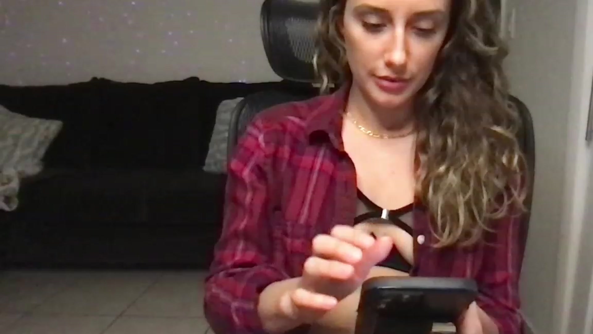 Gallery image thumbnail from daniluv_'s myfreecams stream on, 12/12/2022, 04:08 image 17 of 20