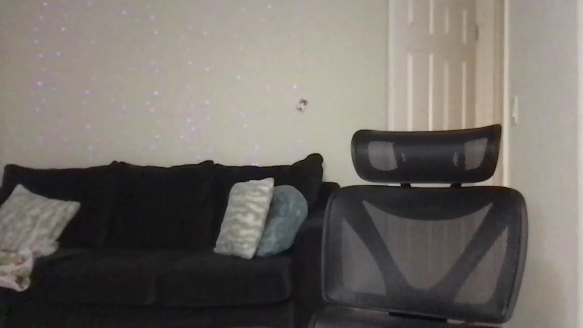 Gallery image thumbnail from daniluv_'s myfreecams stream on, 12/12/2022, 04:08 image 11 of 20