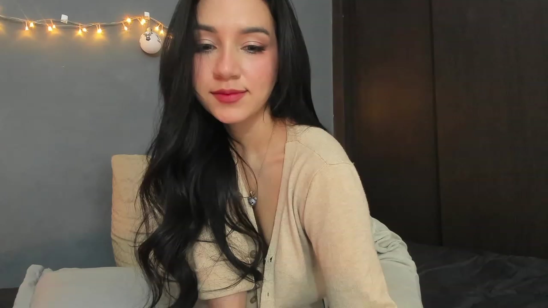 Gallery image thumbnail from dariadiaz_'s myfreecams stream on, 01/16/2024, 18:11 image 15 of 20