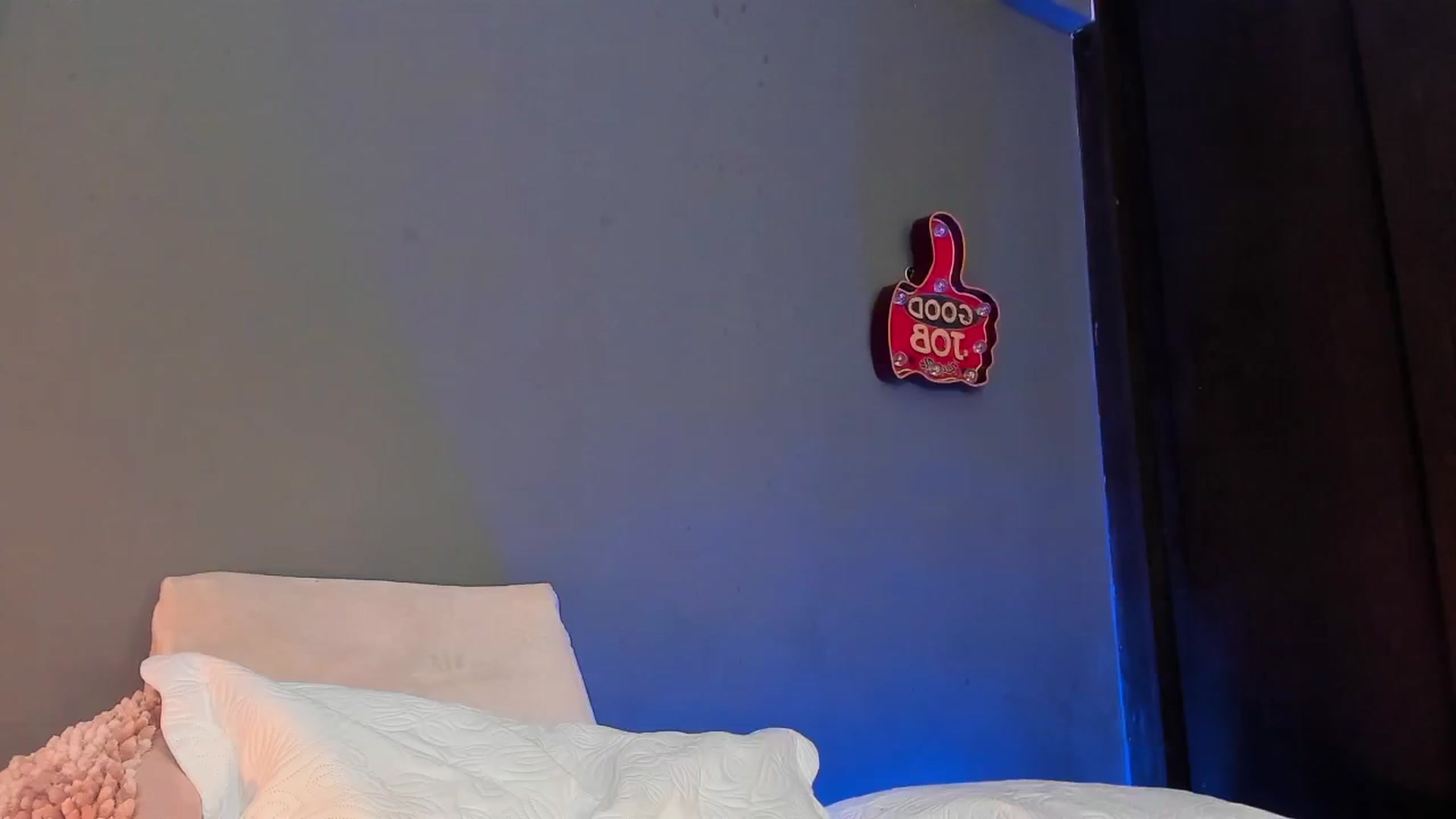 Gallery image thumbnail from dariadiaz_'s myfreecams stream on, 02/19/2024, 20:52 image 15 of 20