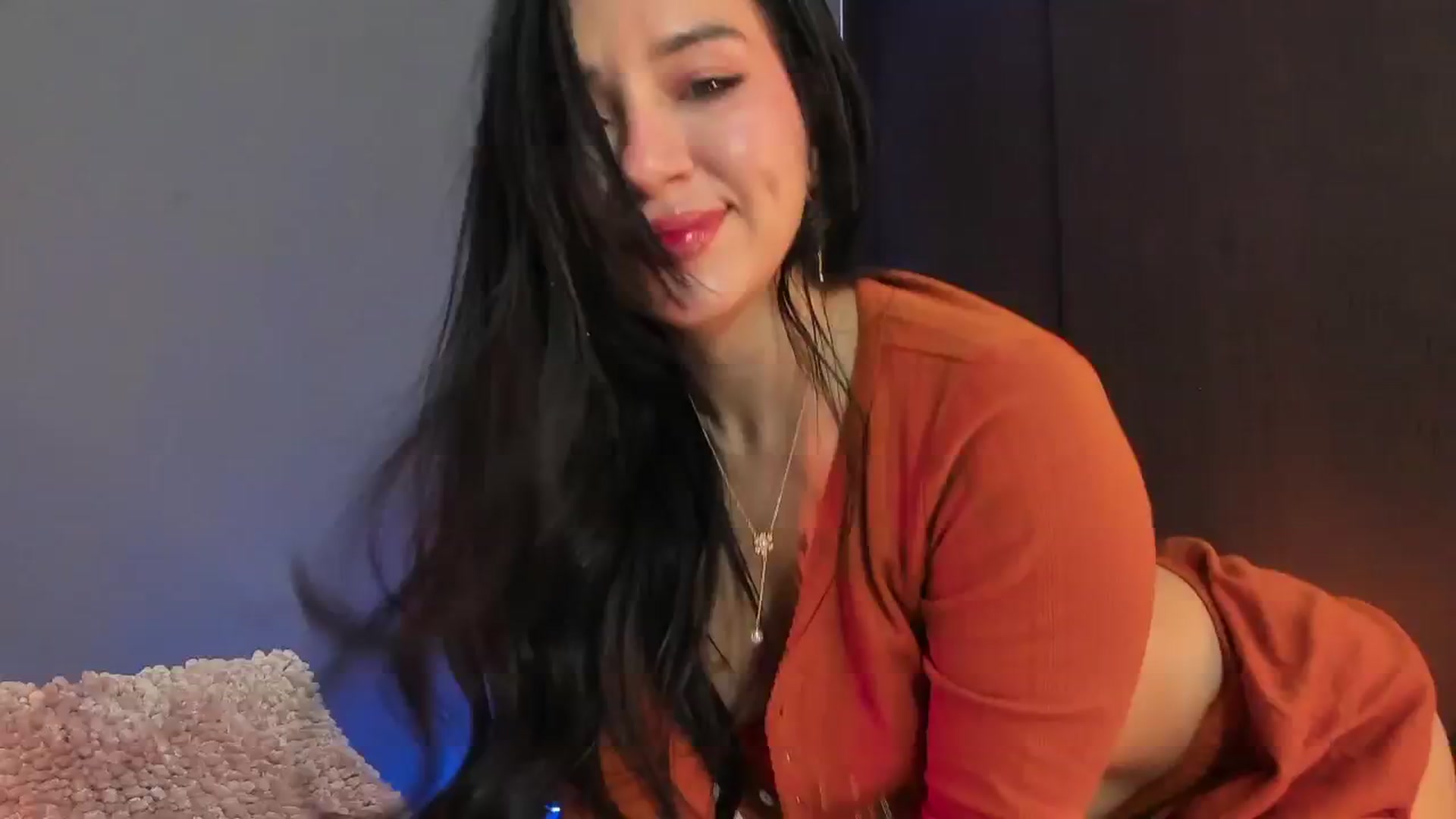 Gallery image thumbnail from dariadiaz_'s myfreecams stream on, 02/19/2024, 20:52 image 10 of 20