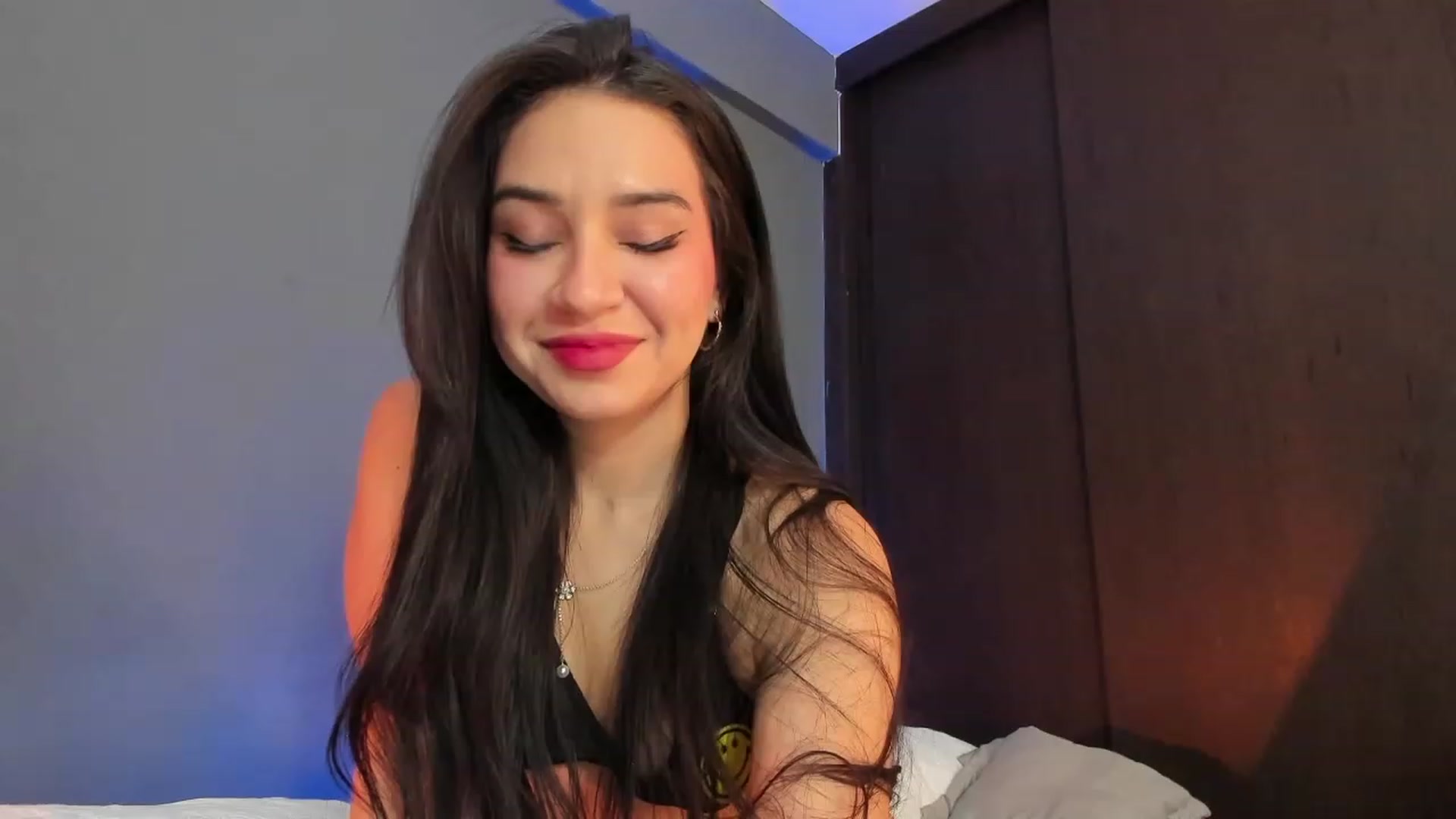 Gallery image thumbnail from dariadiaz_'s myfreecams stream on, 02/22/2024, 18:51 image 8 of 20