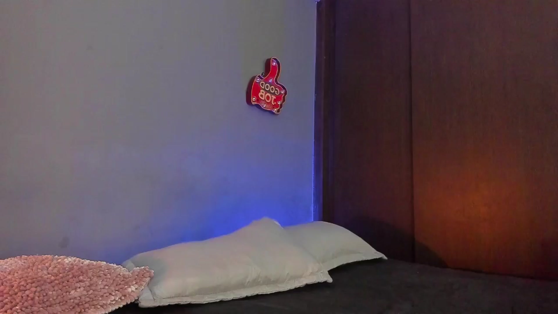 Gallery image thumbnail from dariadiaz_'s myfreecams stream on, 03/27/2024, 15:29 image 8 of 20