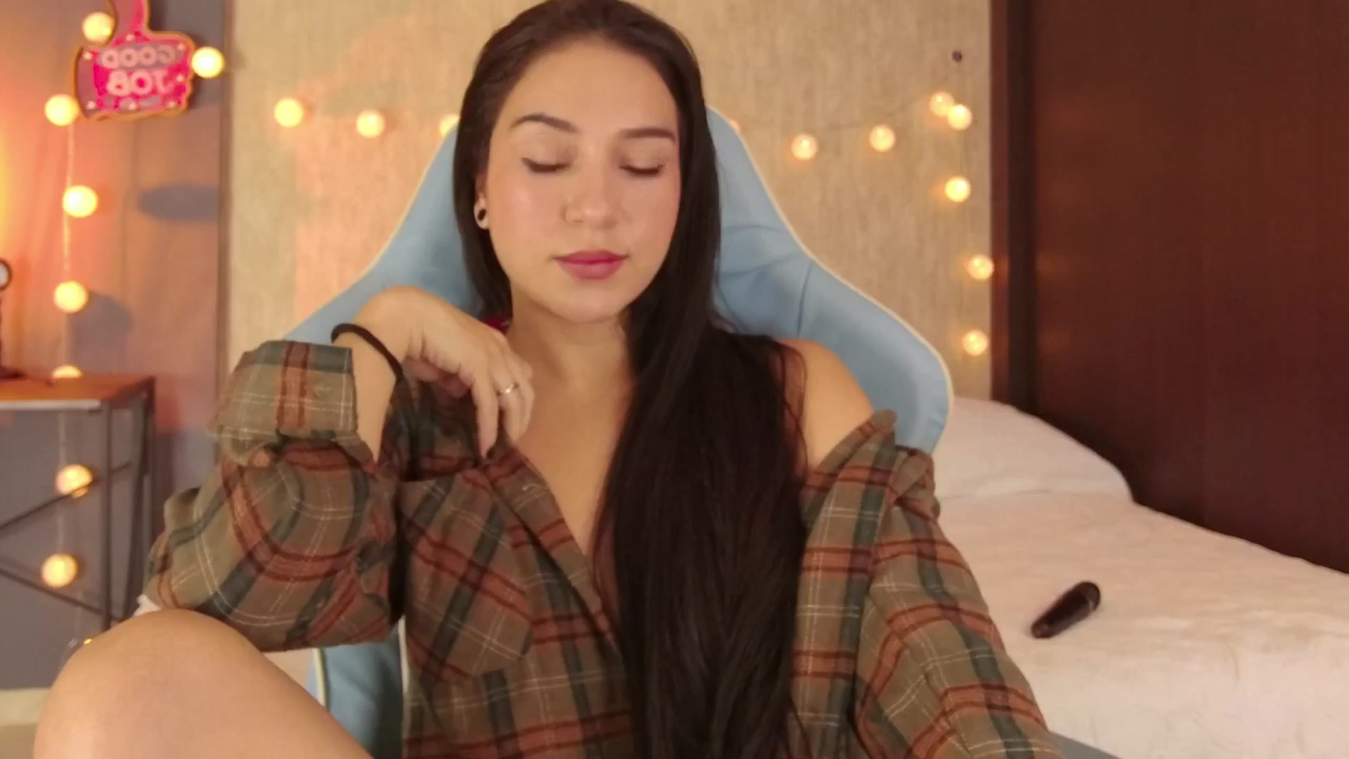 Gallery image thumbnail from dariadiaz_'s myfreecams stream on, 05/16/2024, 18:00 image 17 of 20