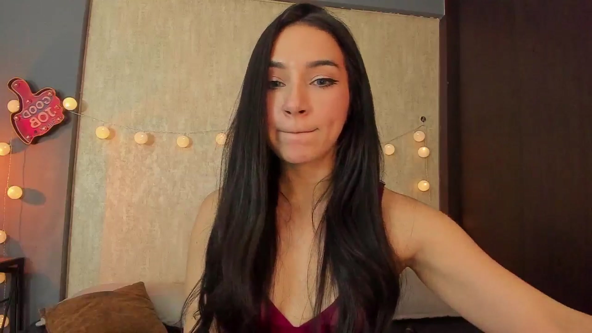 Gallery image thumbnail from dariadiaz_'s myfreecams stream on, 05/22/2024, 17:07 image 18 of 20