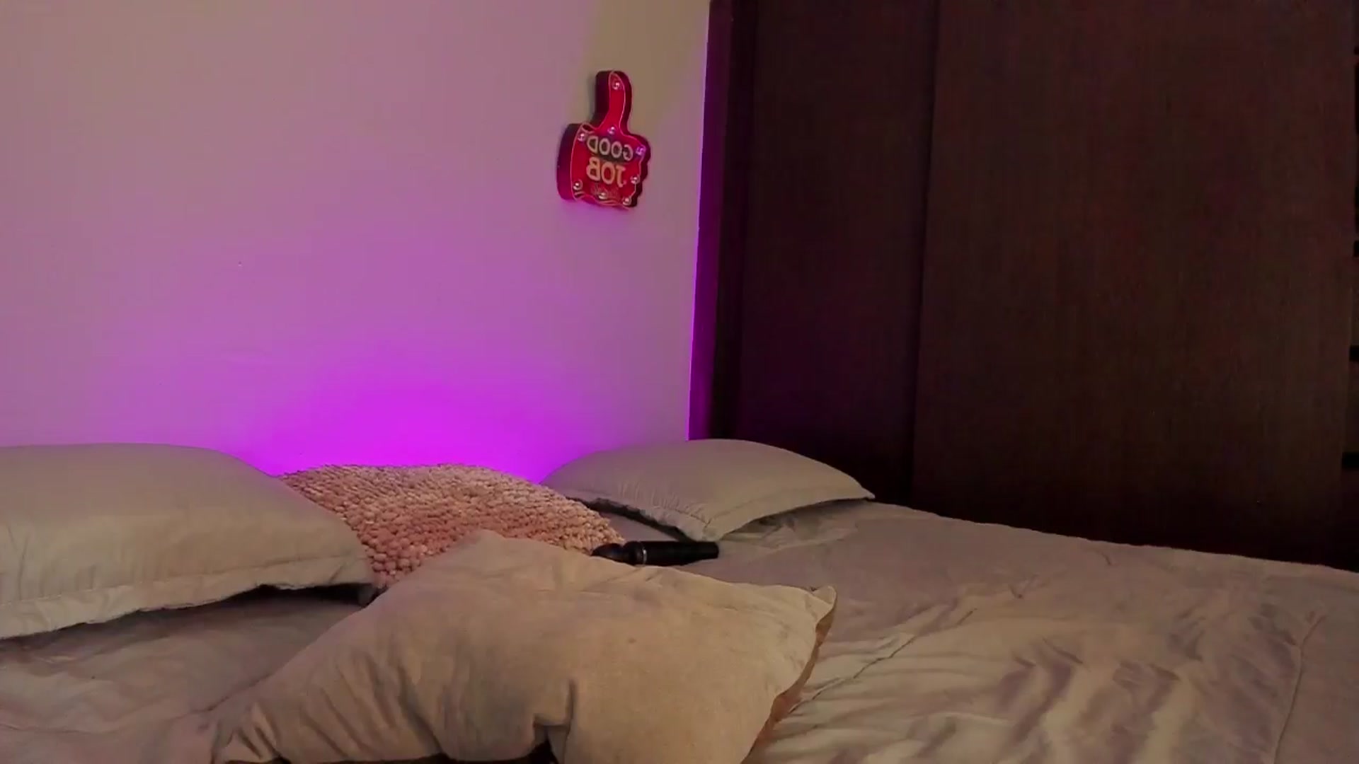 Gallery image thumbnail from dariadiaz_'s myfreecams stream on, 06/04/2024, 18:20 image 9 of 20