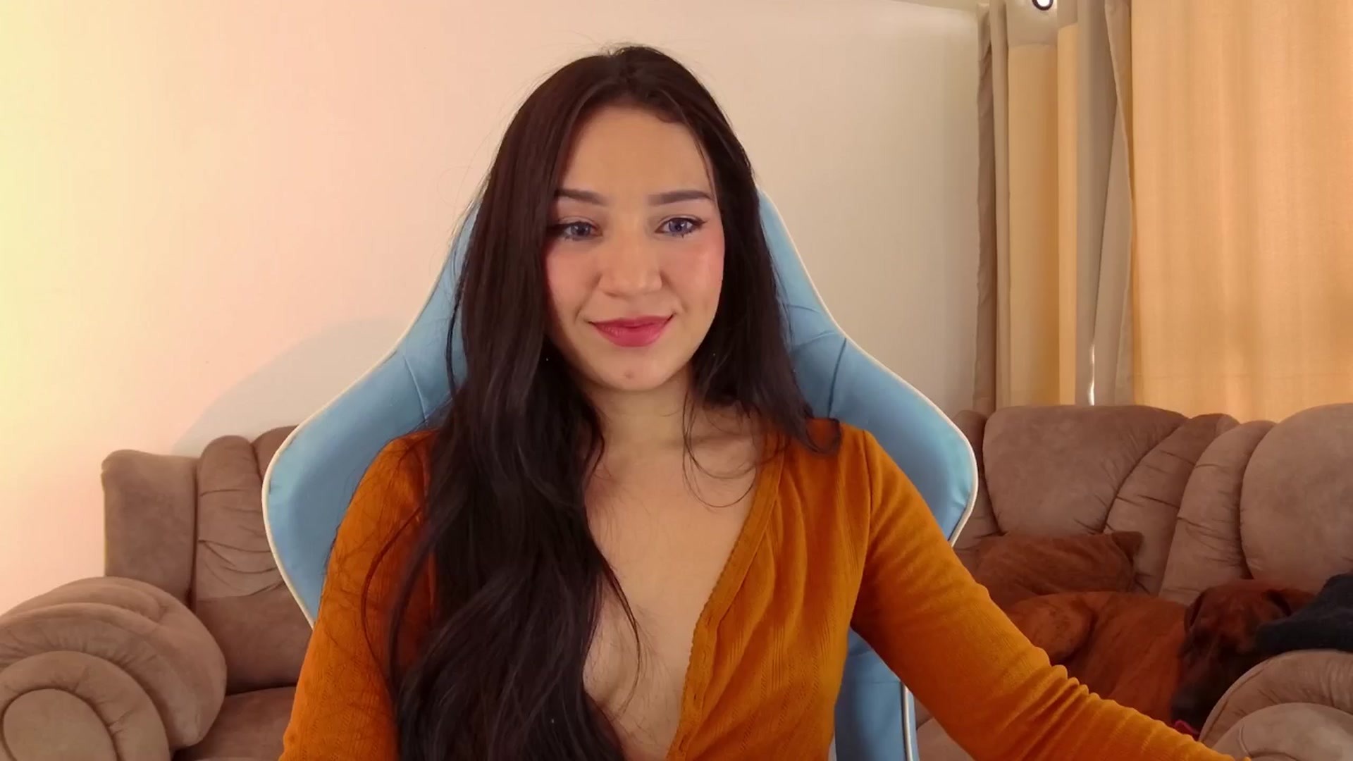 Gallery image thumbnail from dariadiaz_'s myfreecams stream on, 06/22/2024, 18:33 image 14 of 20