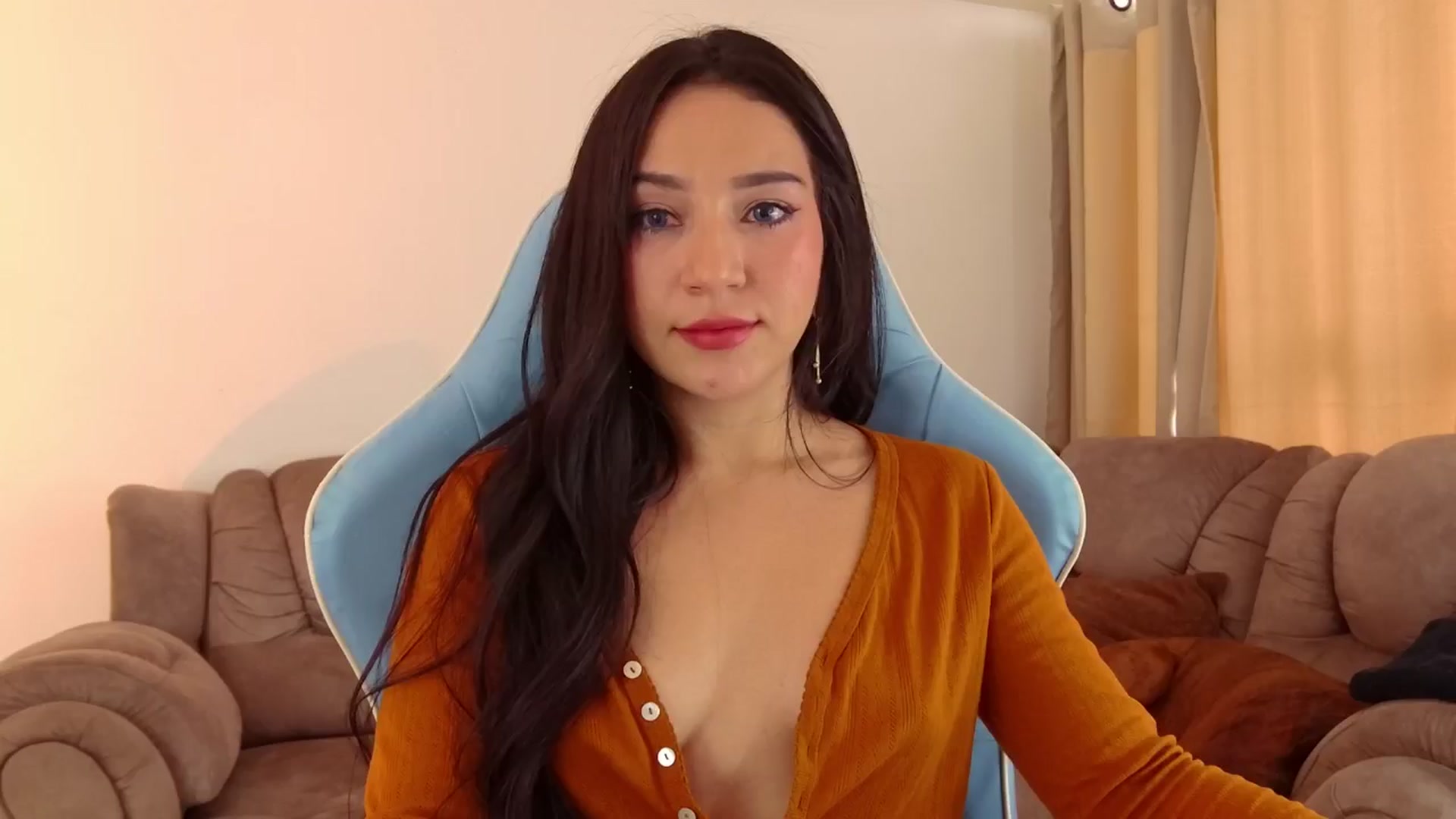 Gallery image thumbnail from dariadiaz_'s myfreecams stream on, 06/22/2024, 18:33 image 10 of 20
