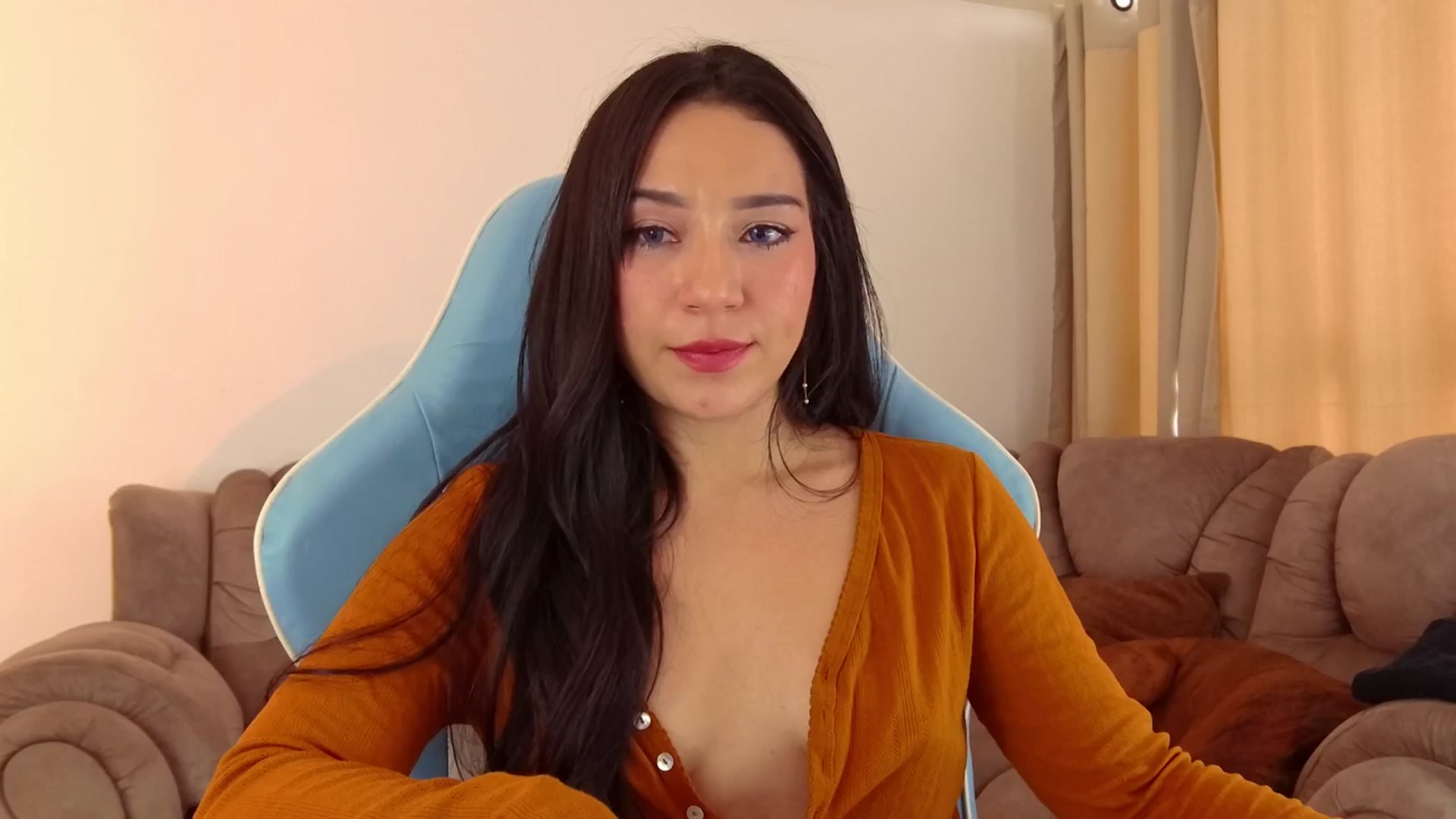 Gallery image thumbnail from dariadiaz_'s myfreecams stream on, 06/22/2024, 18:33 image 11 of 20