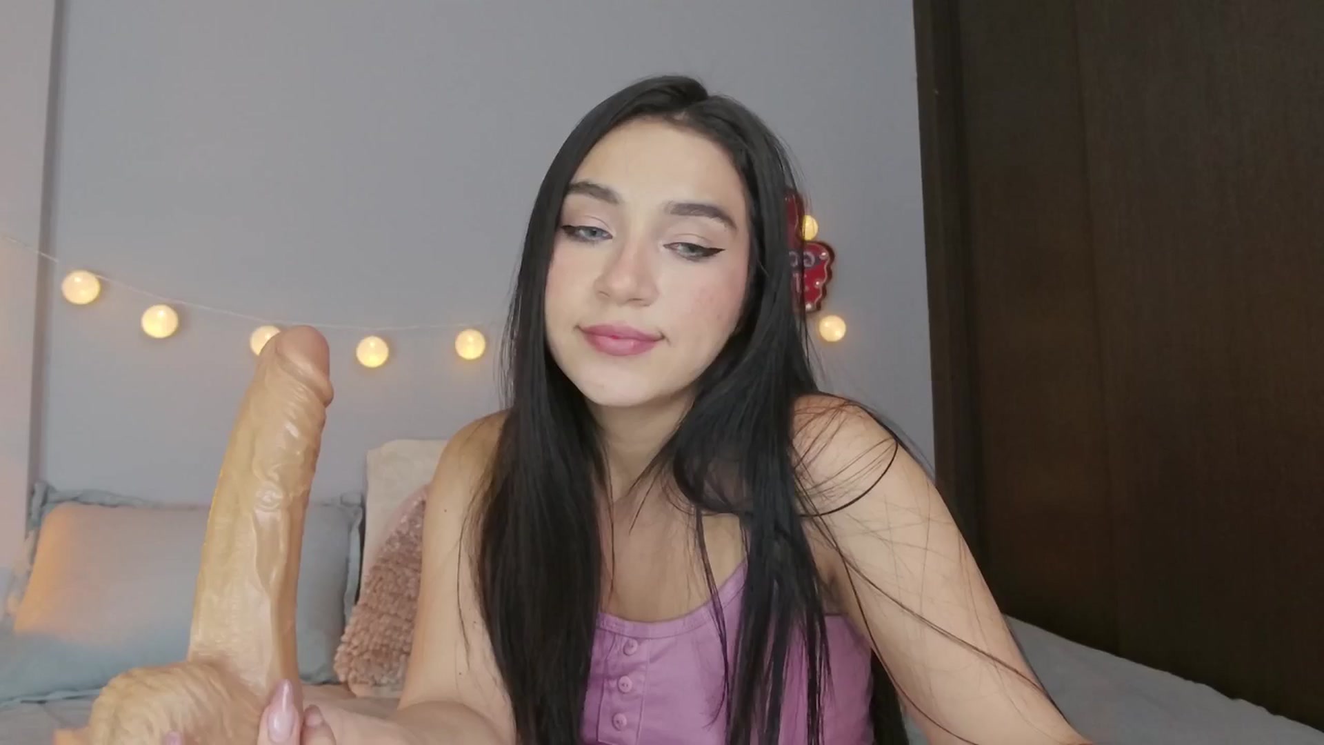 Gallery image thumbnail from dariadiaz_'s myfreecams stream on, 08/12/2024, 18:59 image 17 of 20