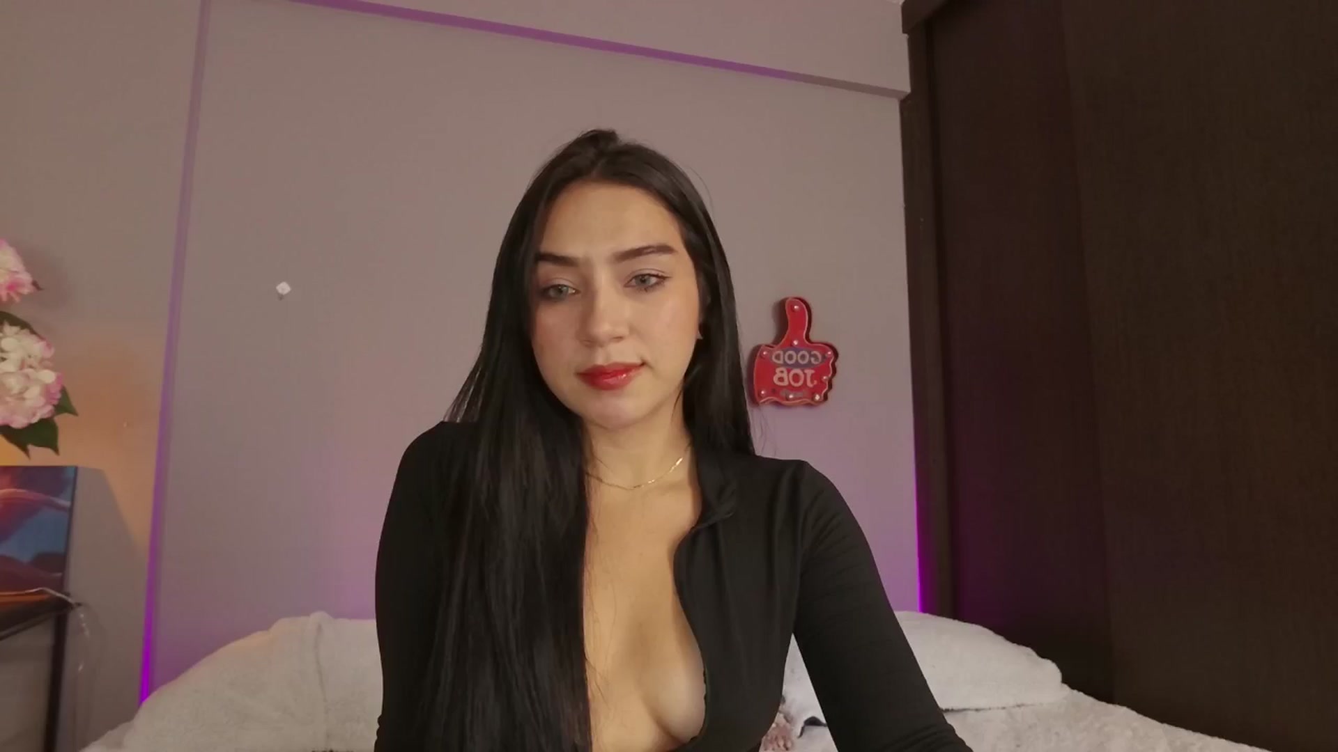 Gallery image thumbnail from dariadiaz_'s myfreecams stream on, 09/25/2024, 15:42 image 11 of 20