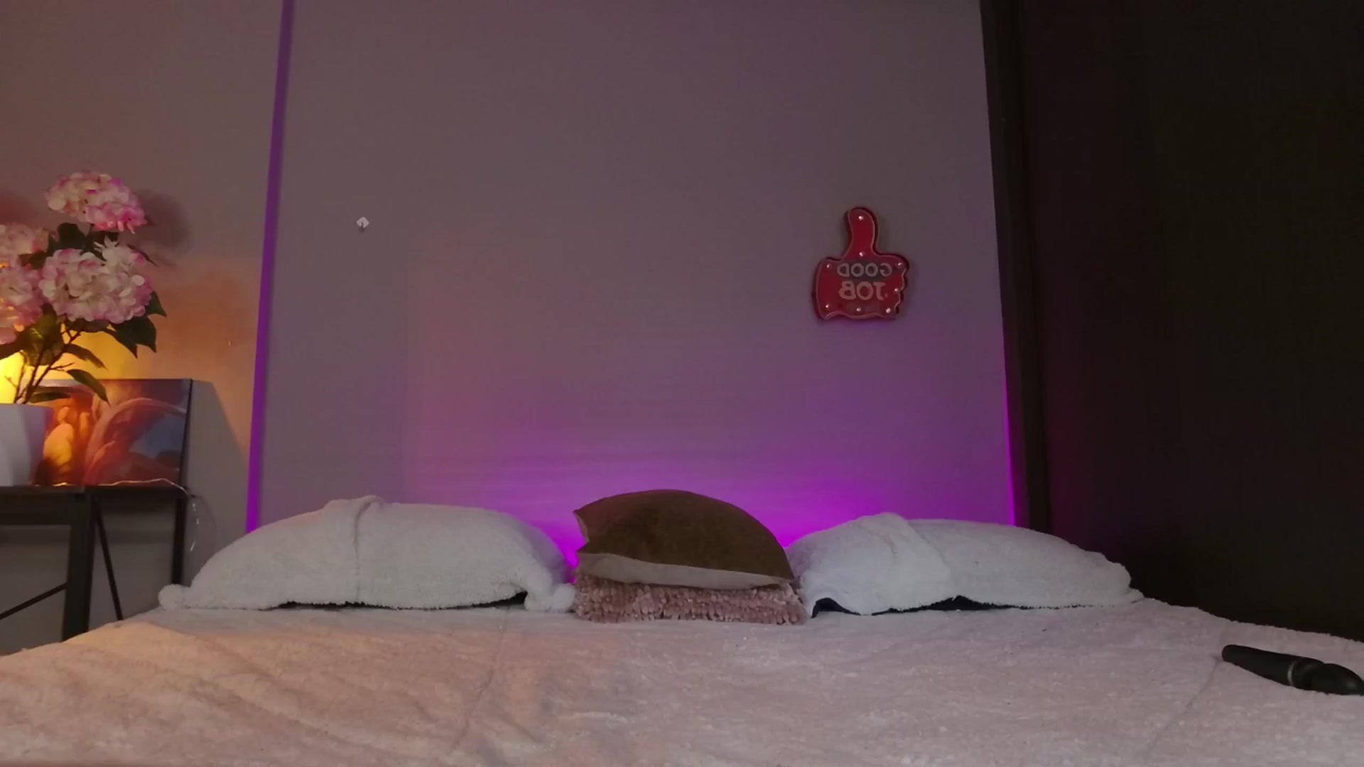 Gallery image thumbnail from dariadiaz_'s myfreecams stream on, 09/25/2024, 15:42 image 4 of 20