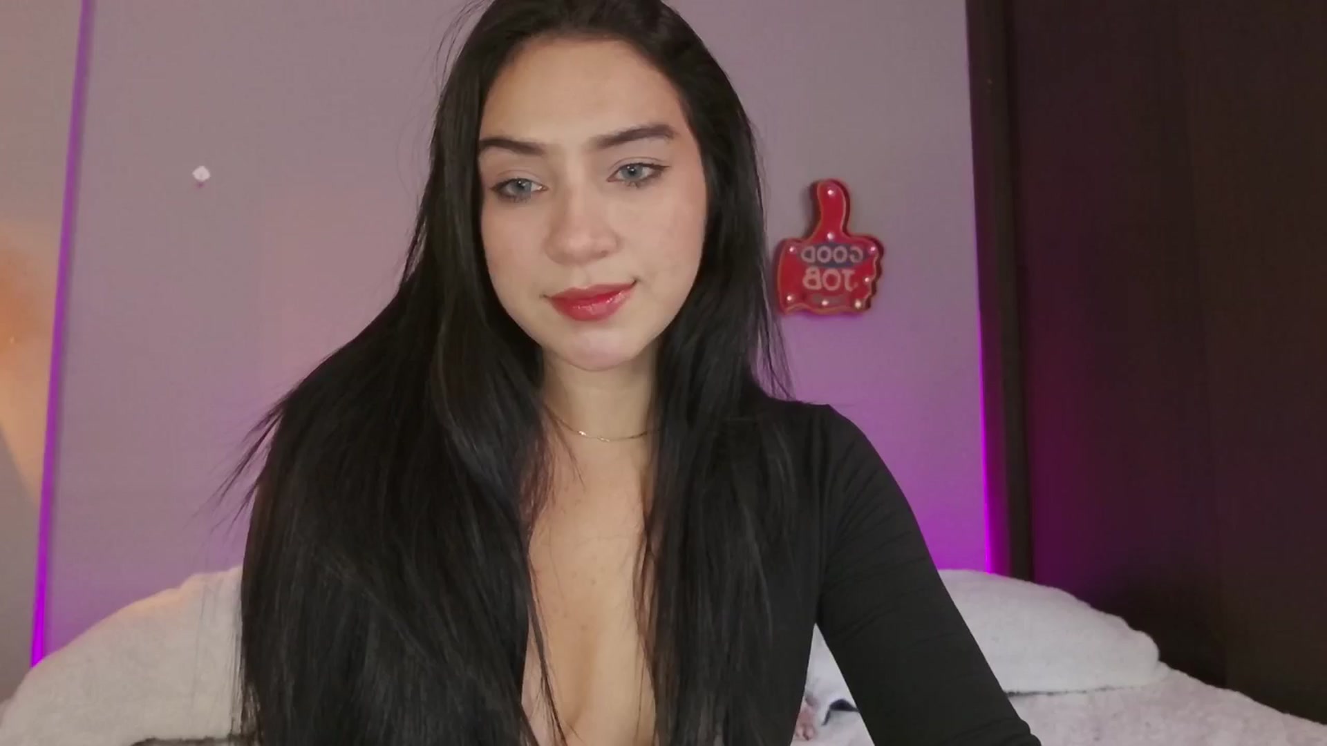 Gallery image thumbnail from dariadiaz_'s myfreecams stream on, 09/25/2024, 15:42 image 15 of 20
