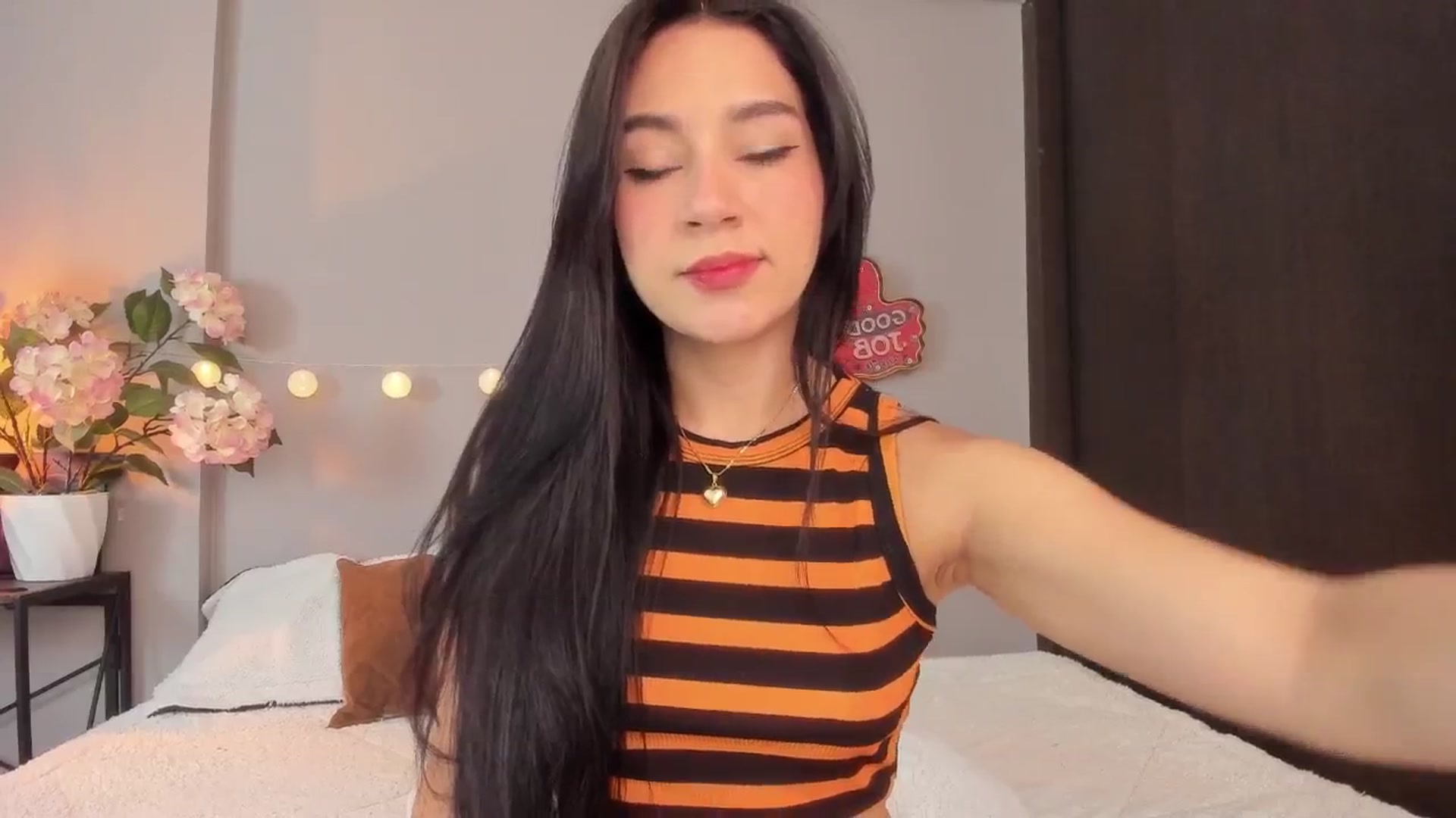 Gallery image thumbnail from dariadiaz_'s myfreecams stream on, 12/09/2024, 15:06 image 17 of 20